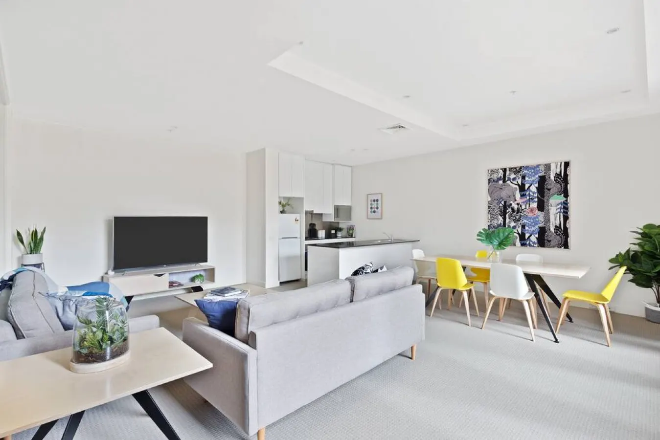 Izzy: 2 Bed, 2 Bath Apartment in CBD — photo 4