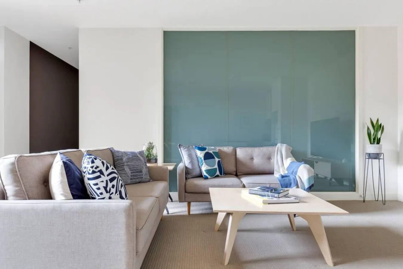 Izzy: 2 Bed, 2 Bath Apartment in CBD 7