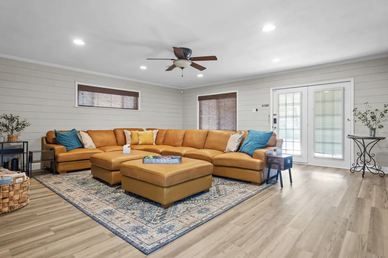 Forest Dr Sleeps 8