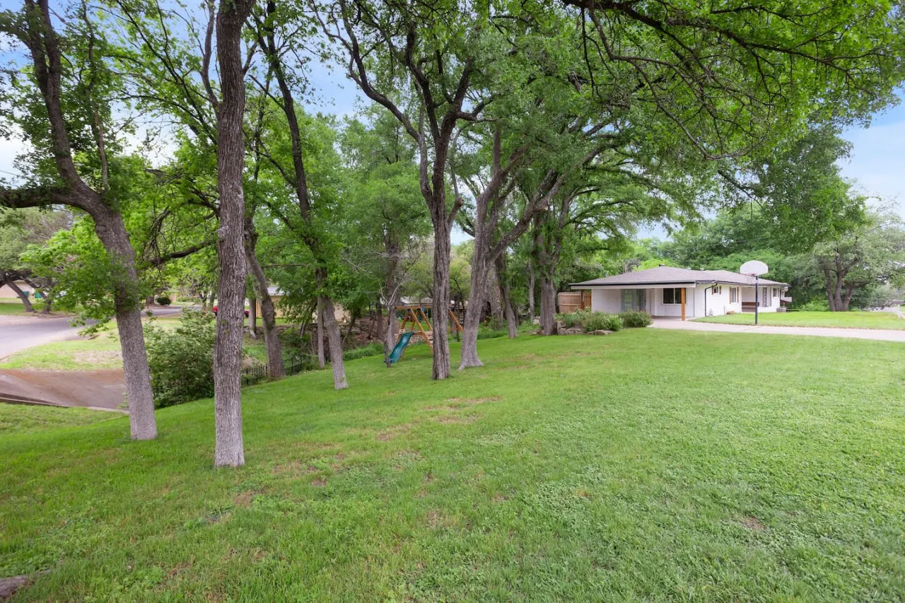 Forest Dr Sleeps 8 18
