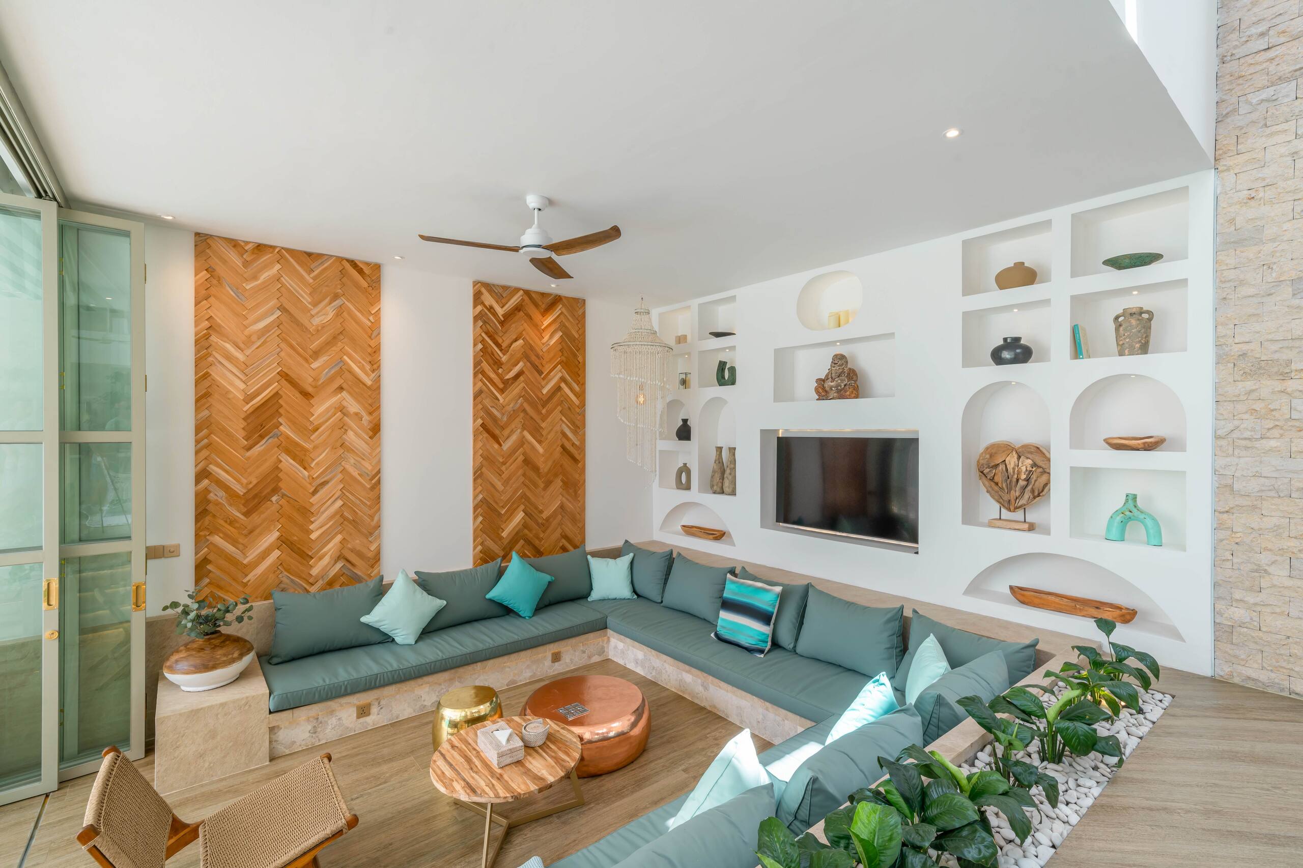 Fabulous New Designer Villa Next to the Beach 9