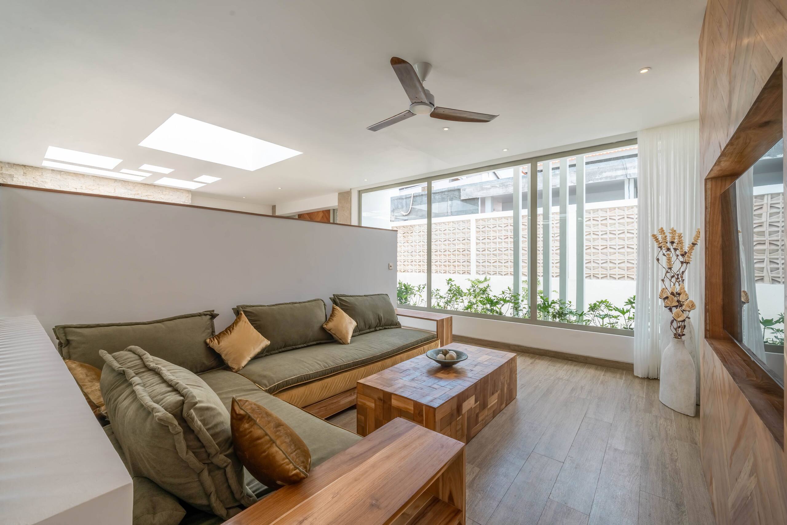 Fabulous New Designer Villa Next to the Beach 23