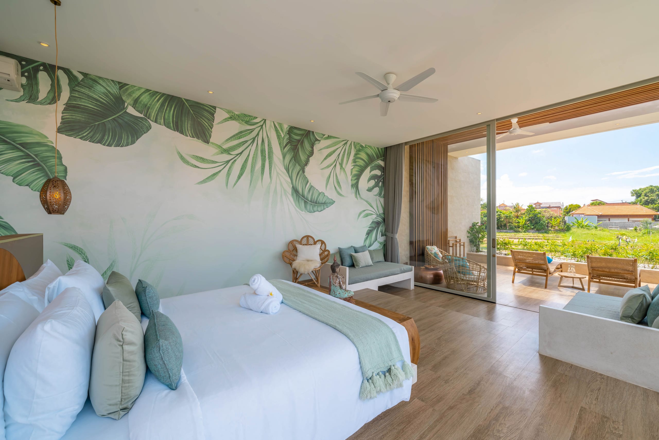 Fabulous New Designer Villa Next to the Beach 39