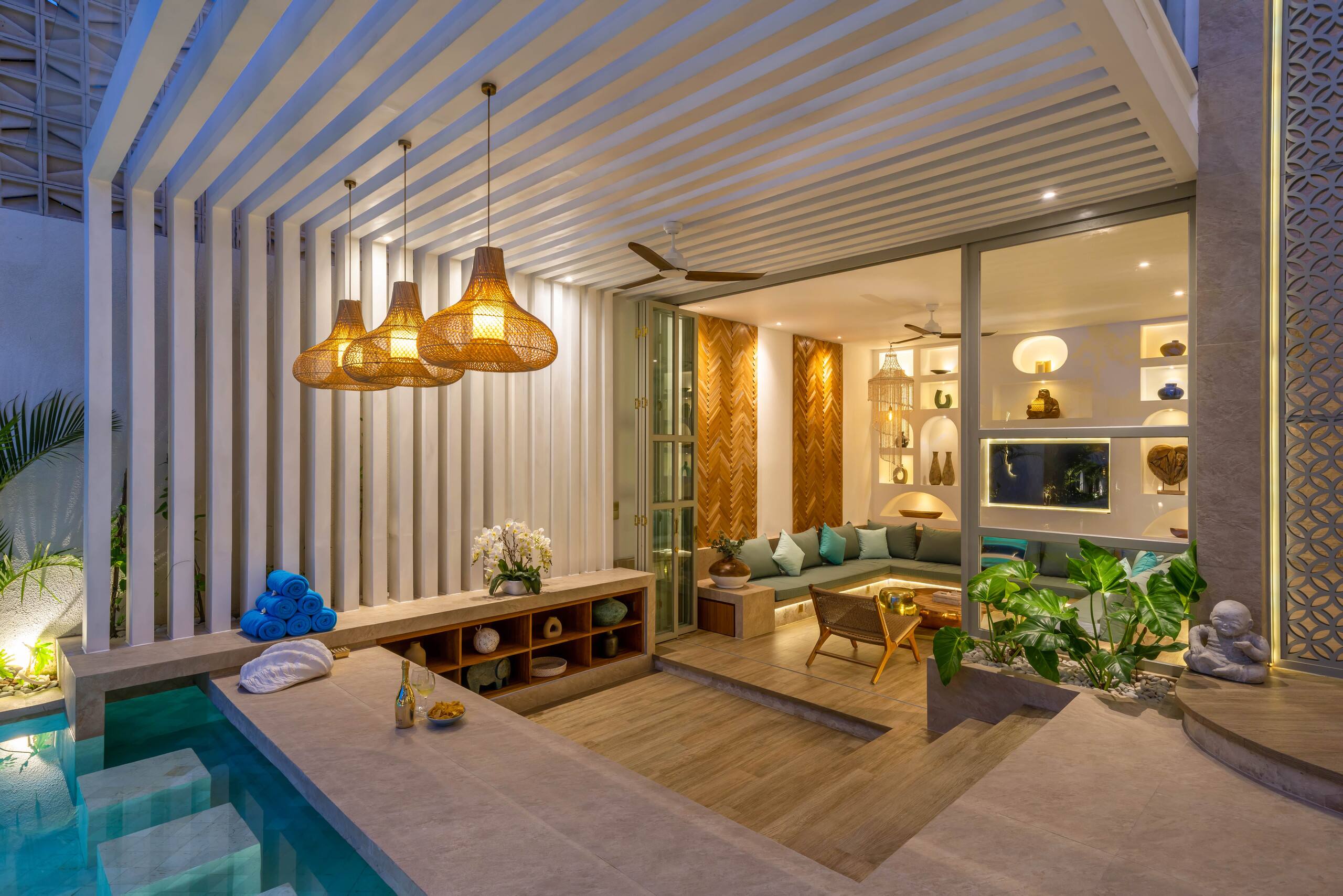 Fabulous New Designer Villa Next to the Beach 20