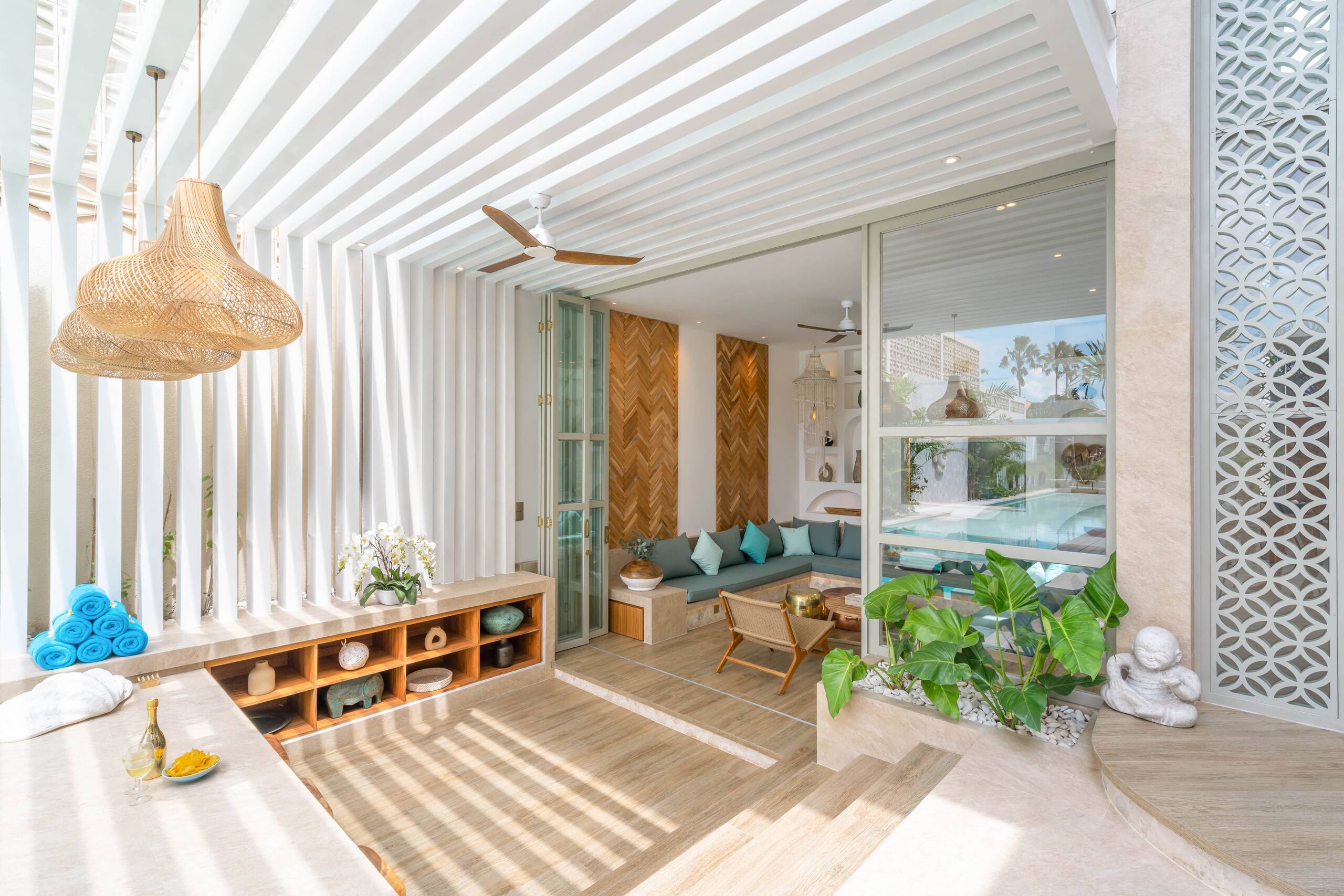 Fabulous New Designer Villa Next to the Beach 14