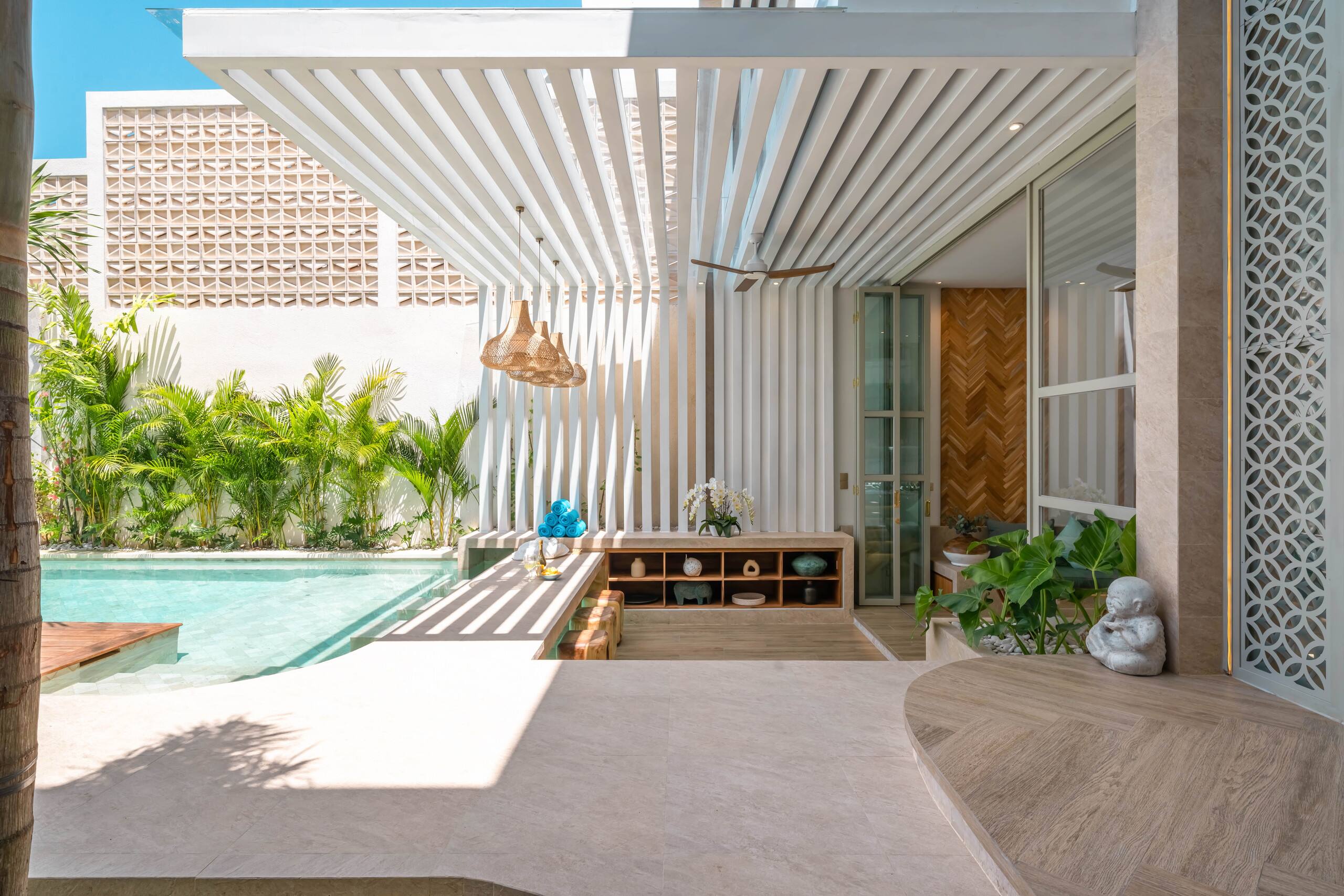 Fabulous New Designer Villa Next to the Beach 18