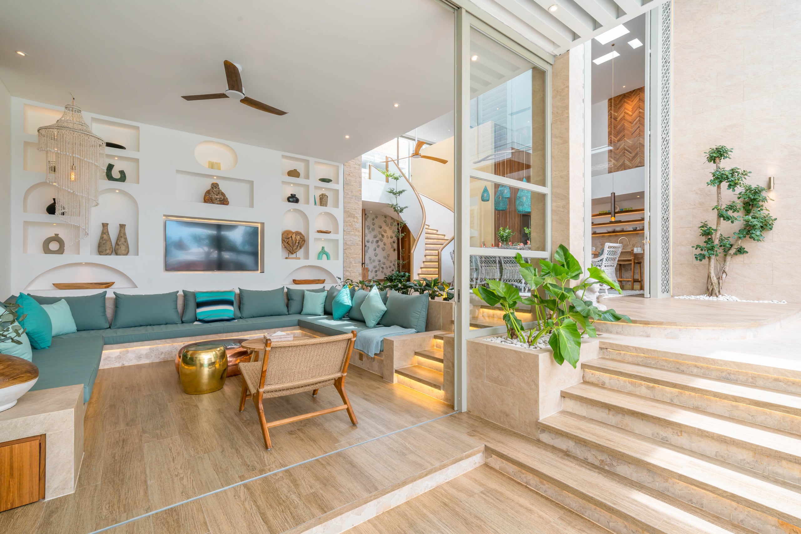 Fabulous New Designer Villa Next to the Beach 10