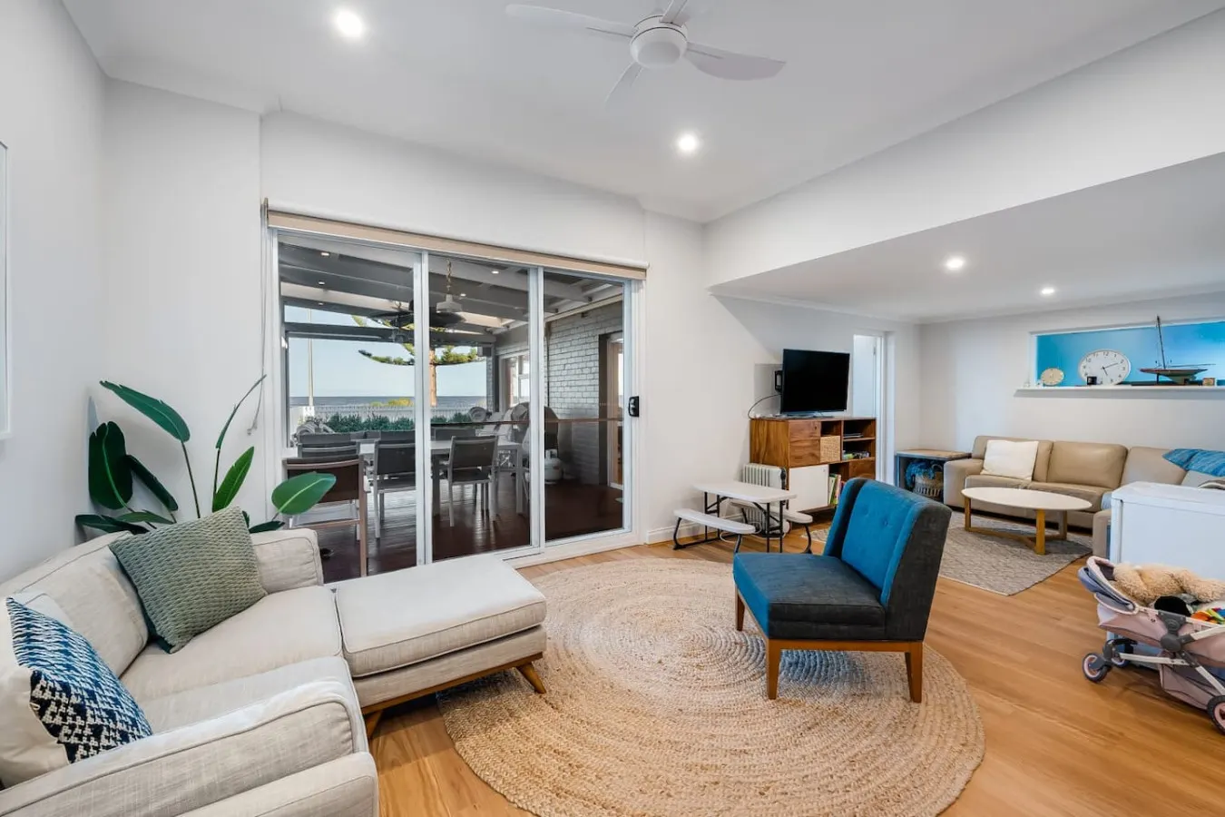 Saltys—Oceanfront Retreat near Dining & Bay Walks 14