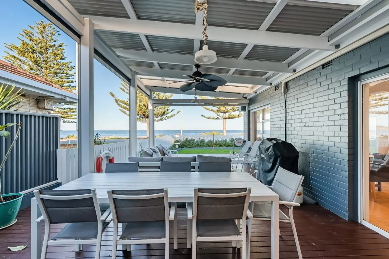 Saltys—Oceanfront Retreat near Dining & Bay Walks 16
