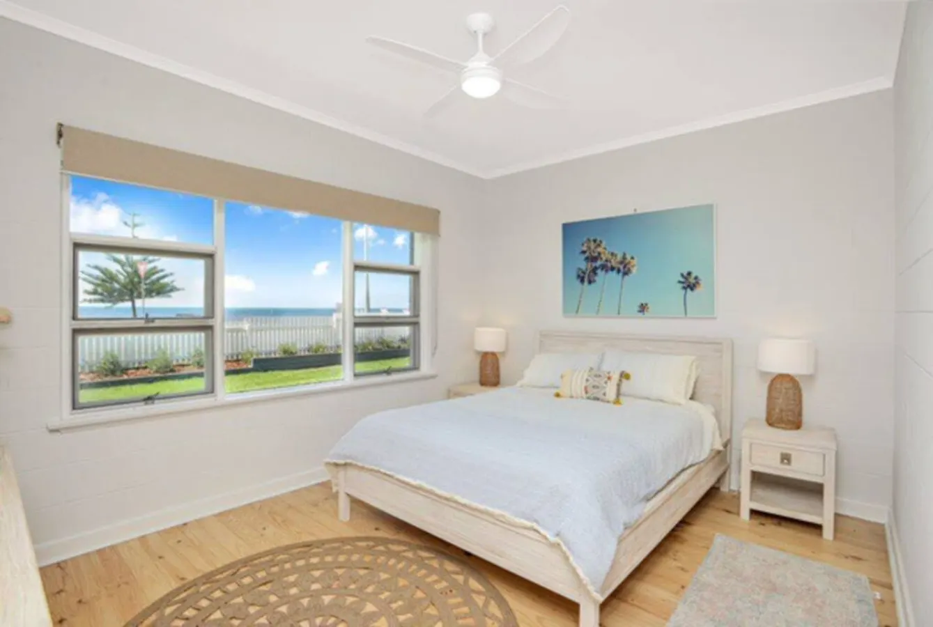 Saltys—Oceanfront Retreat near Dining & Bay Walks — photo 4