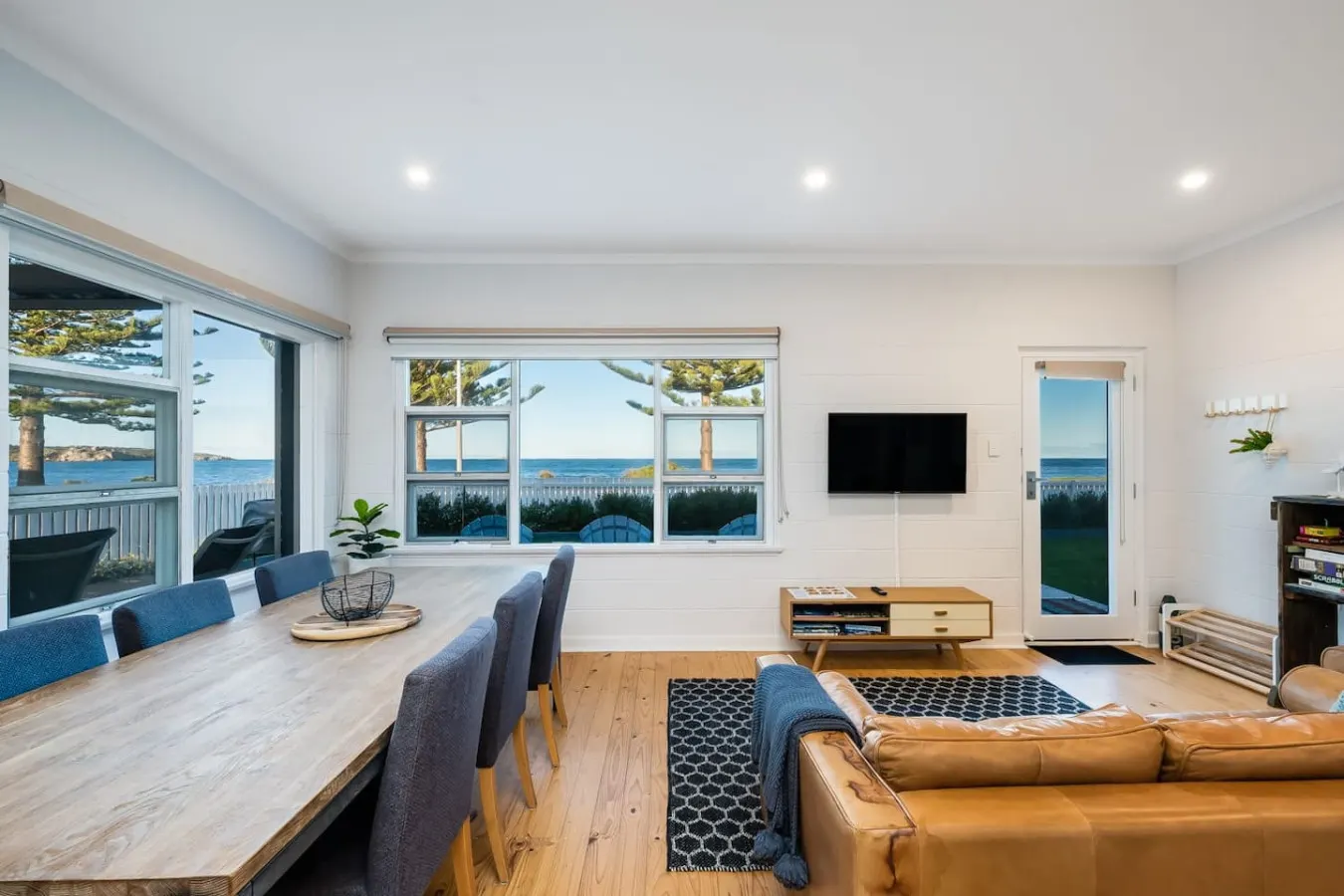 Saltys—Oceanfront Retreat near Dining & Bay Walks 6