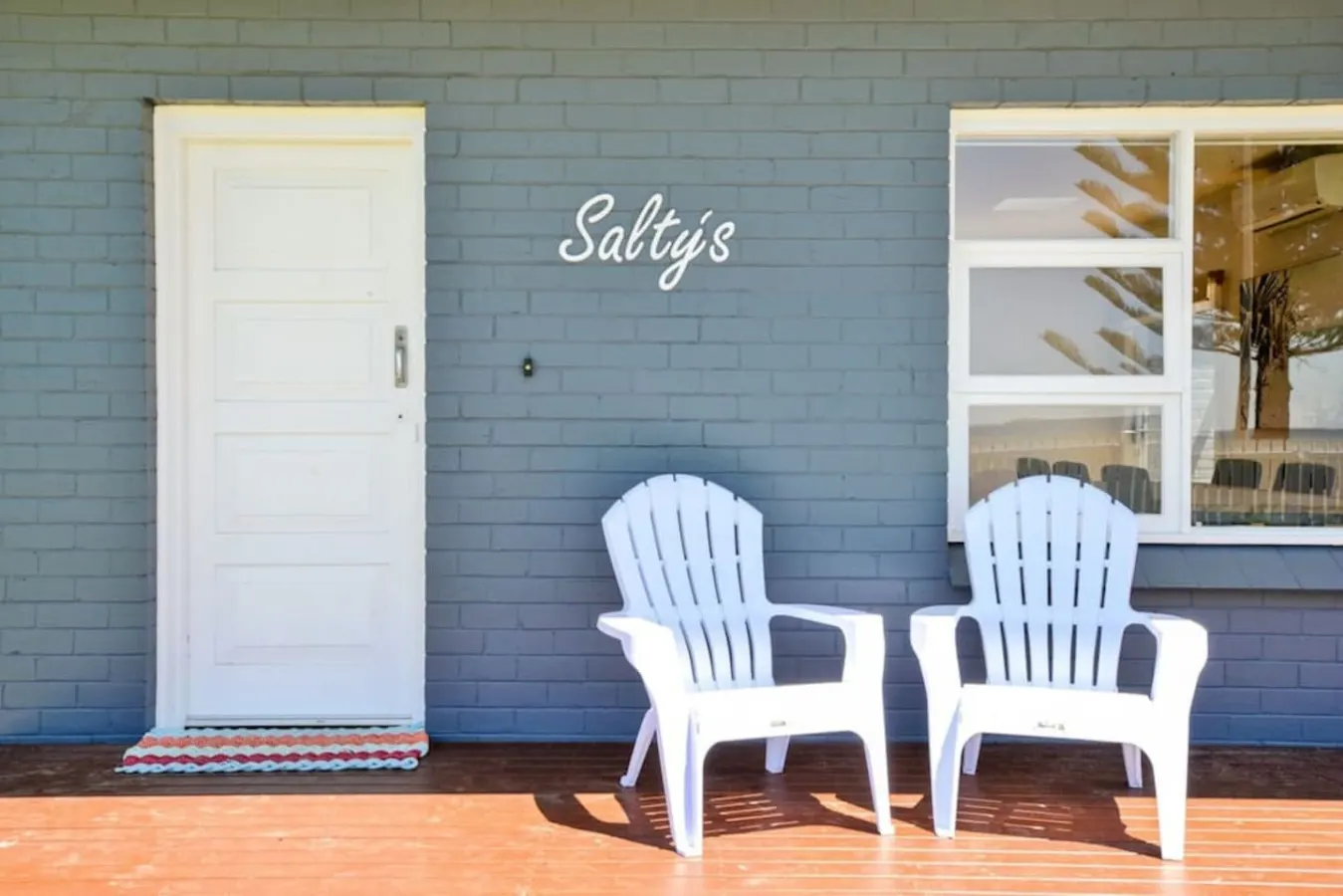 Saltys—Oceanfront Retreat near Dining & Bay Walks 7