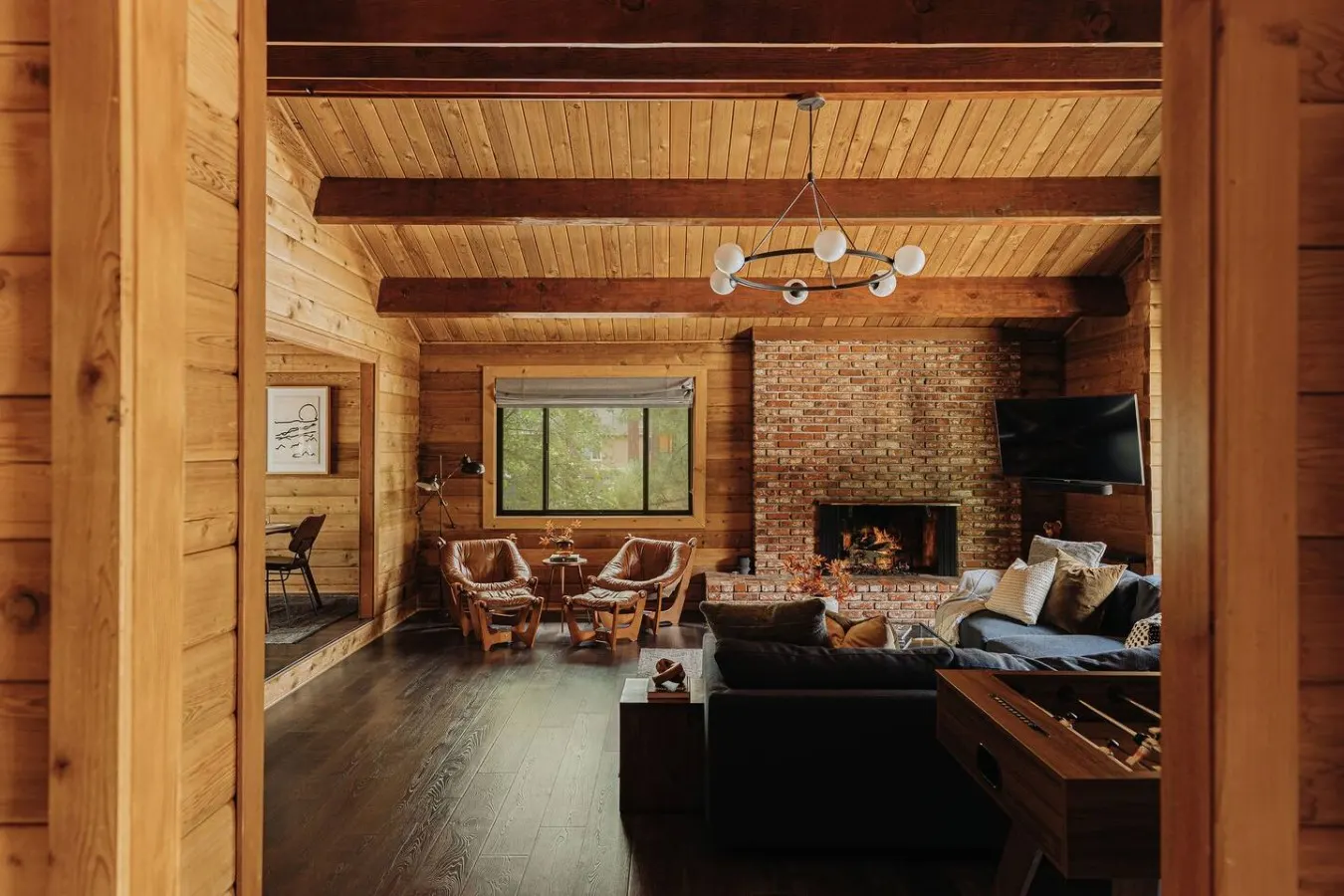 Shadow Wood Mid-Century Retreat 2 Min to Village & SPA 8