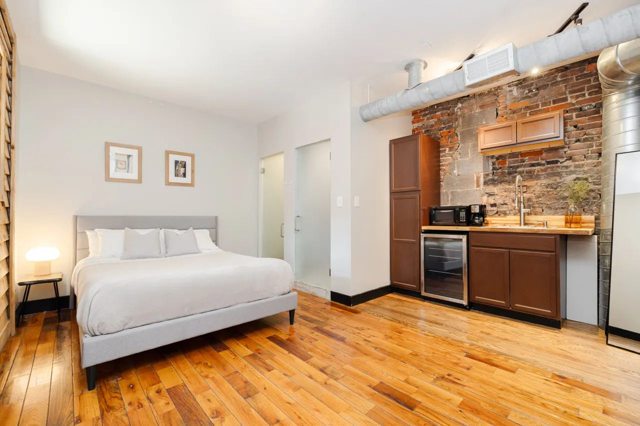 Great Parkside Microapartment Location AND Price 7
