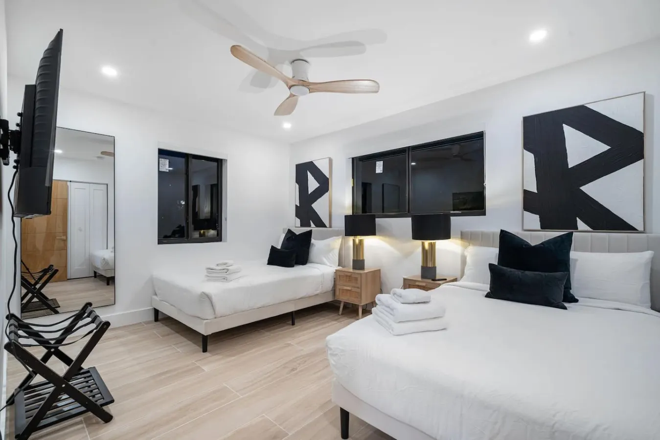 NEW Modern Lux Oasis, Pool, Backyard Lounge, Grill 16