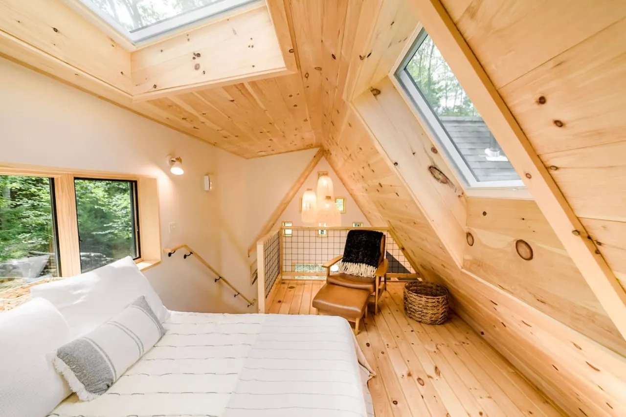 Peaceful Cabin With High End Amenities 17
