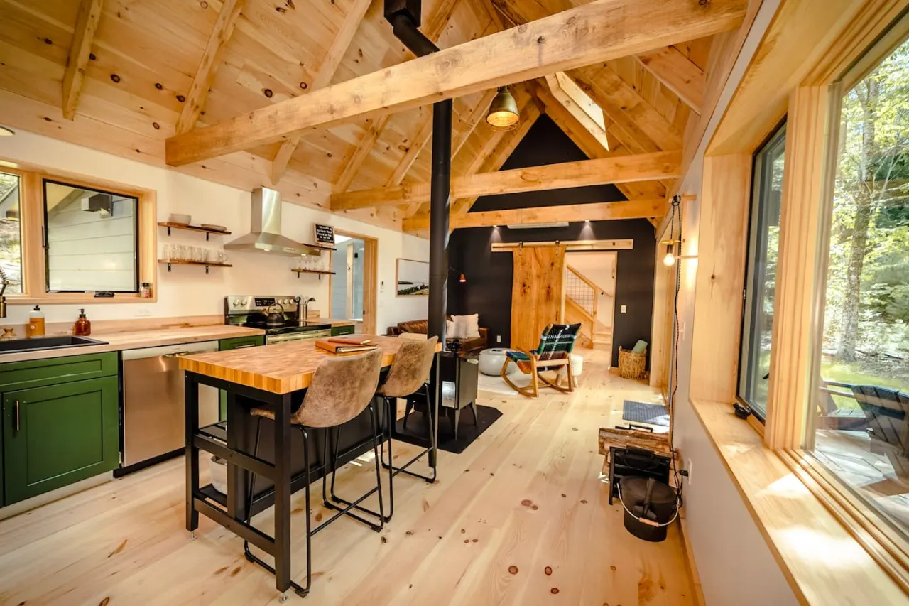 Peaceful Cabin With High End Amenities 8