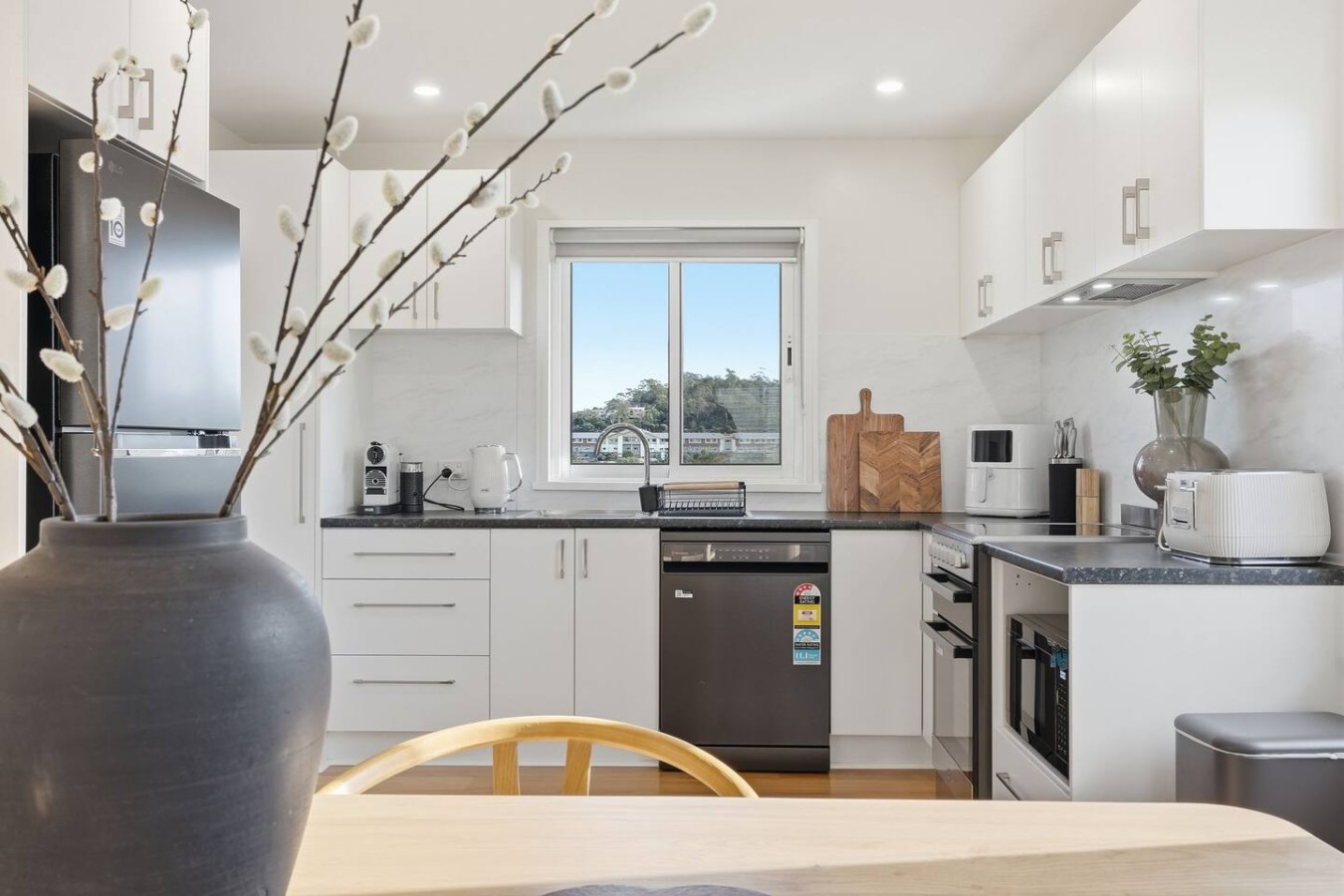 Modern 3BR Home Near Bellerive