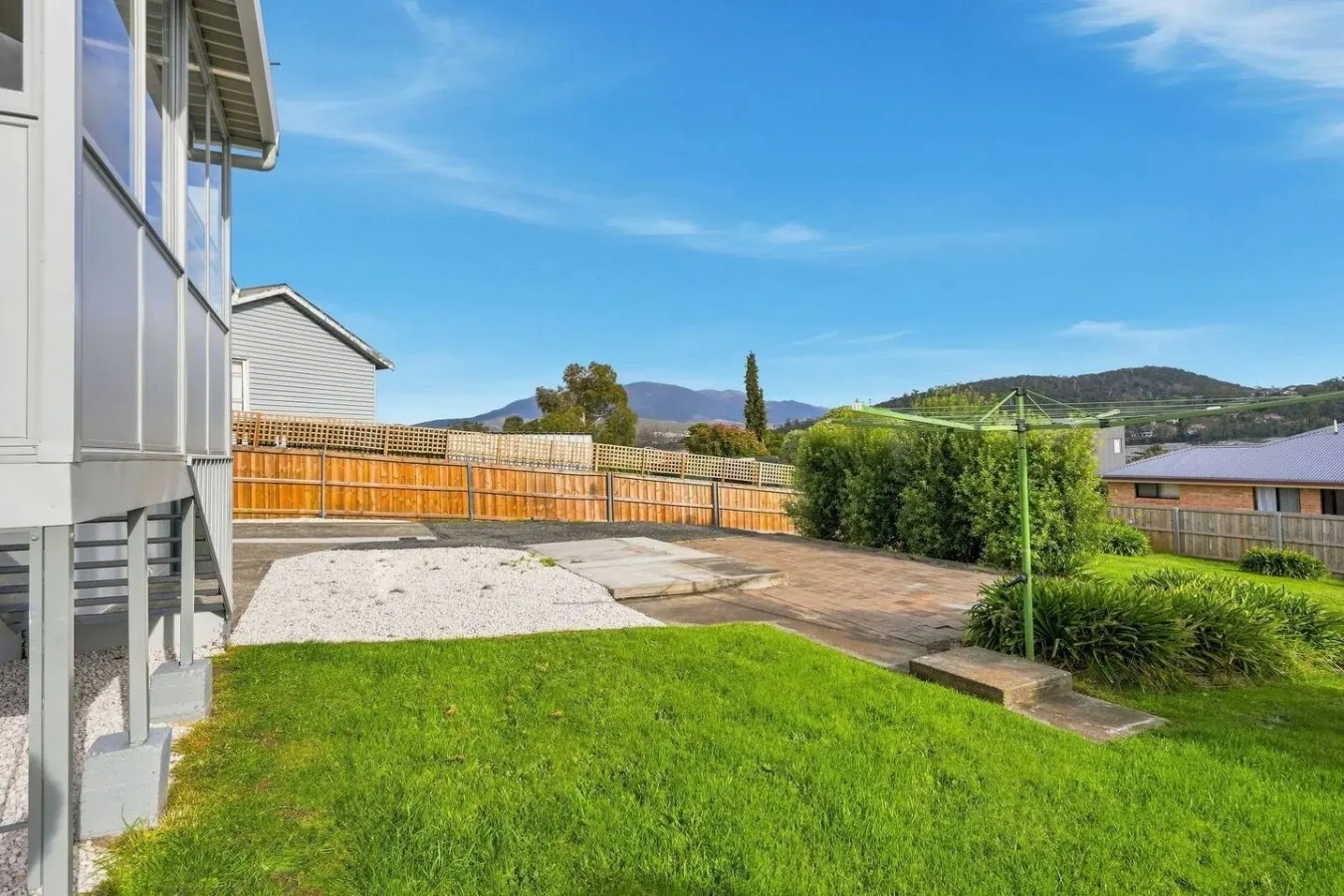 Modern 3BR Home Near Bellerive 14