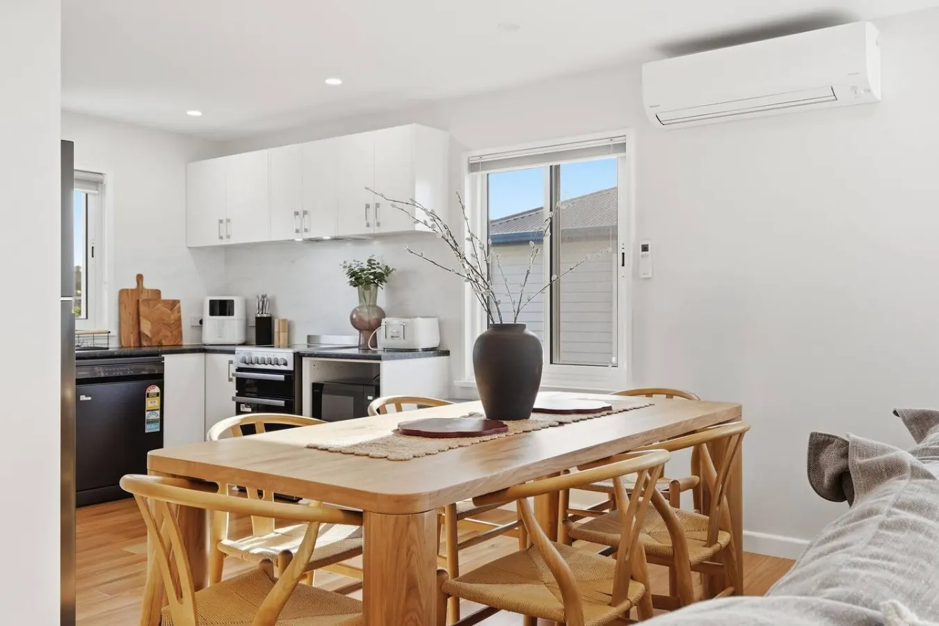 Modern 3BR Home Near Bellerive 19