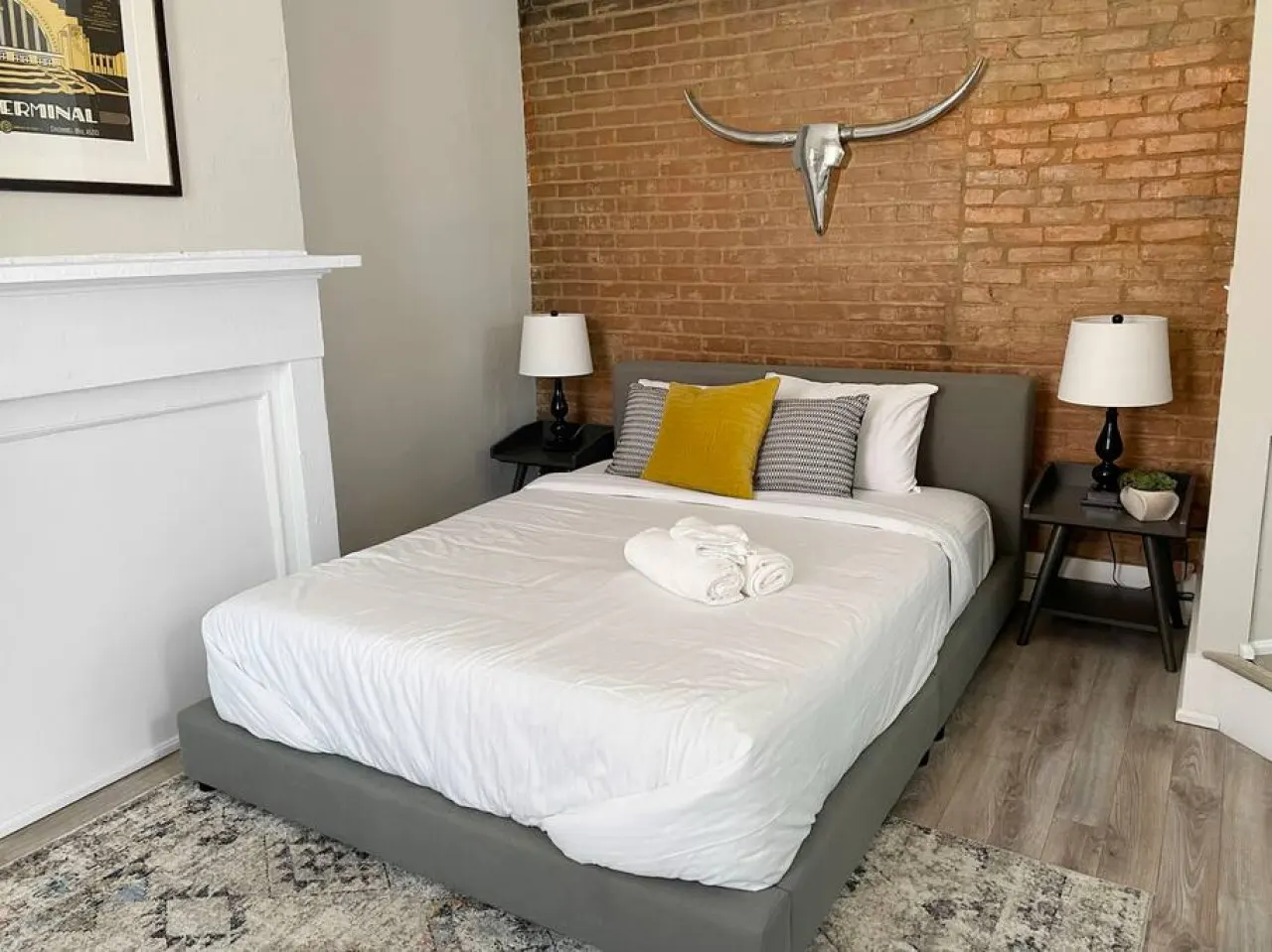 Quiet 1-Bedroom Loft near Entertainment District 11