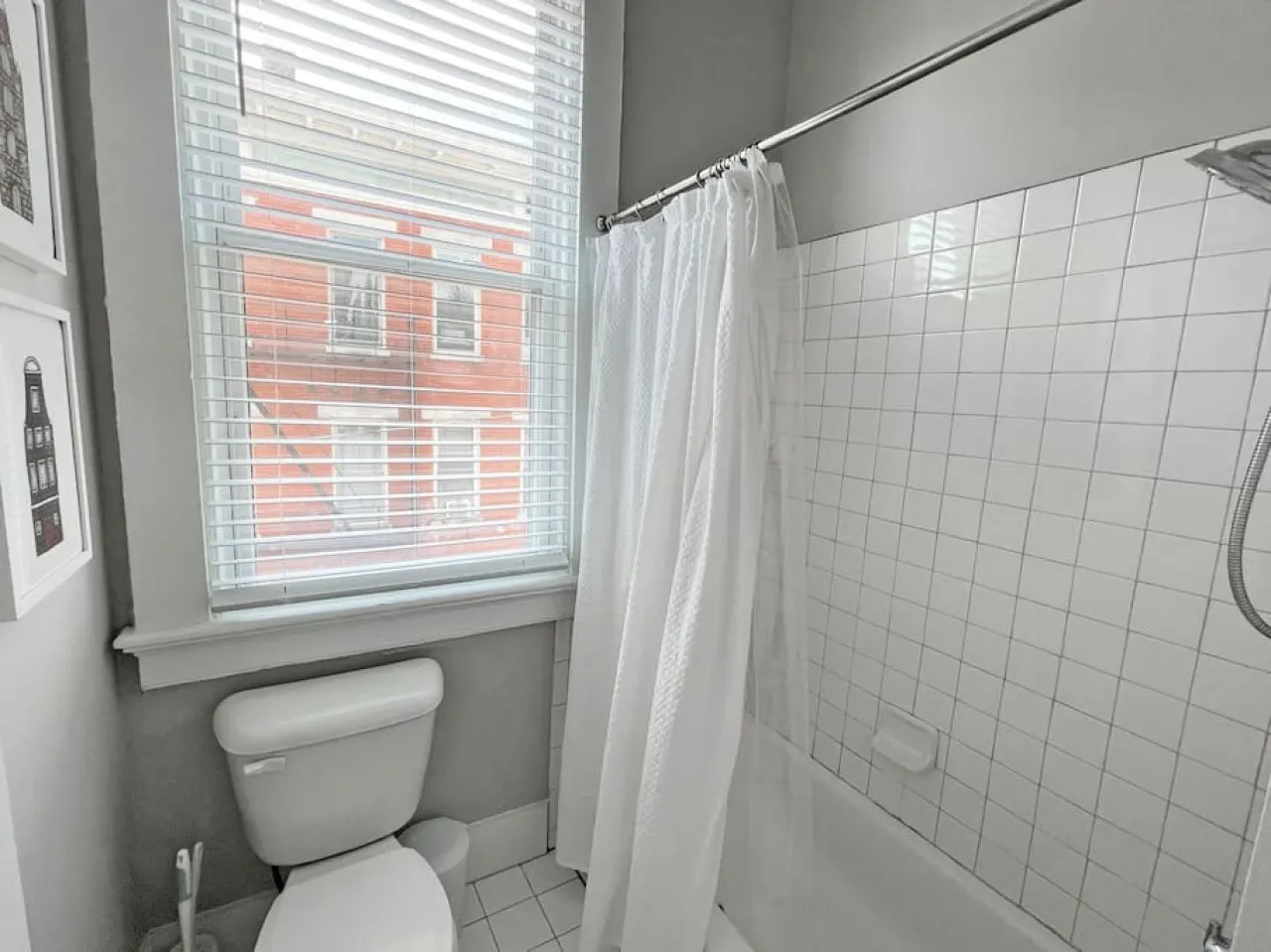 Quiet 1-Bedroom Loft near Entertainment District 13