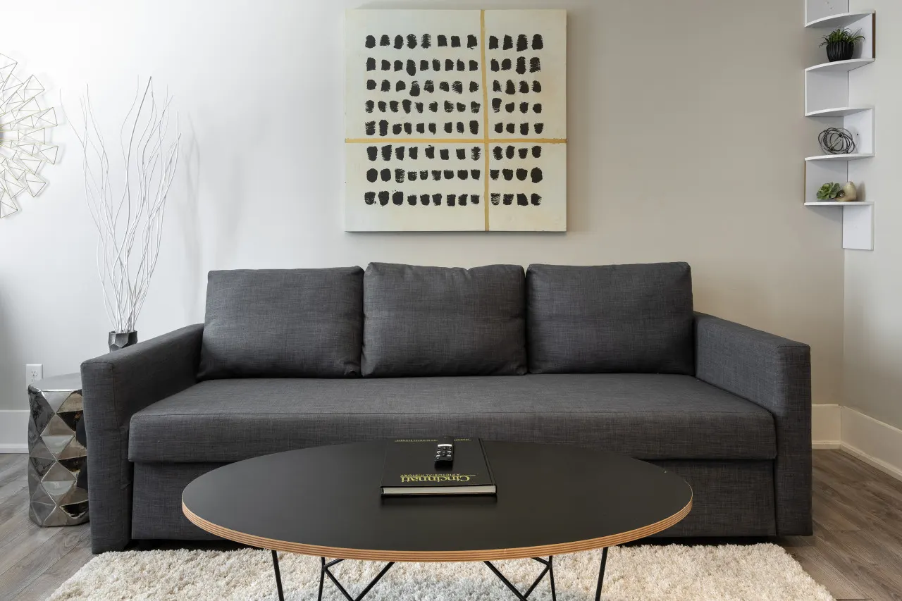 Quiet 1-Bedroom Loft near Entertainment District 16