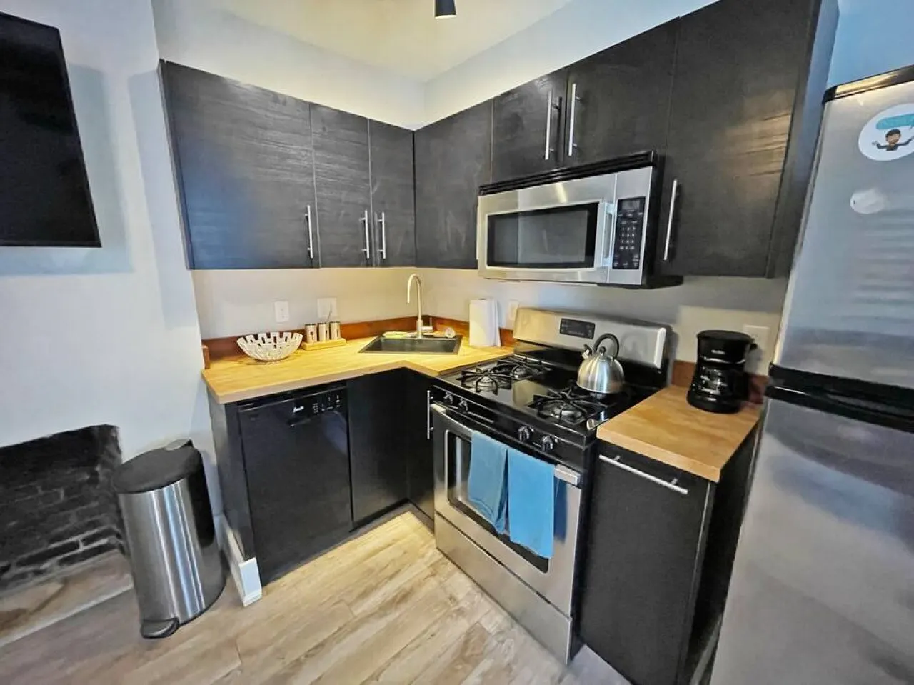 Quiet 1-Bedroom Loft near Entertainment District 7