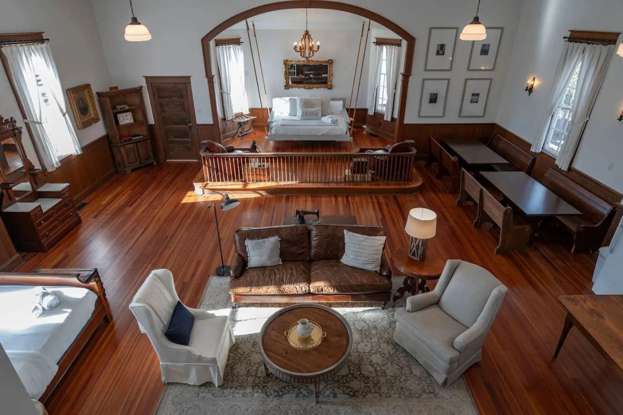 Serene History-Soaked Retreat | VA Countryside — photo 4
