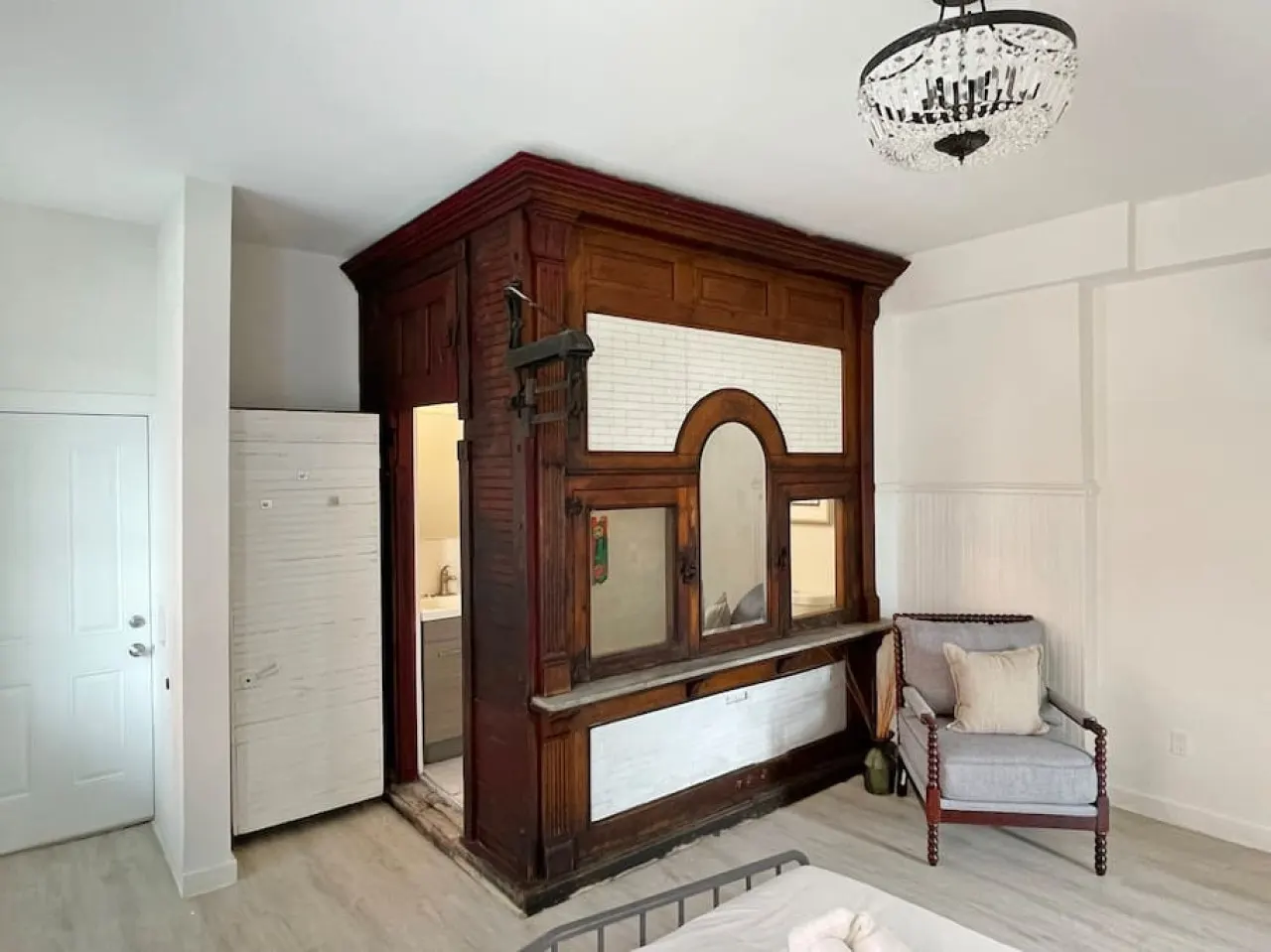 Walk Everywhere from this Stunning Remodel in OTR 15