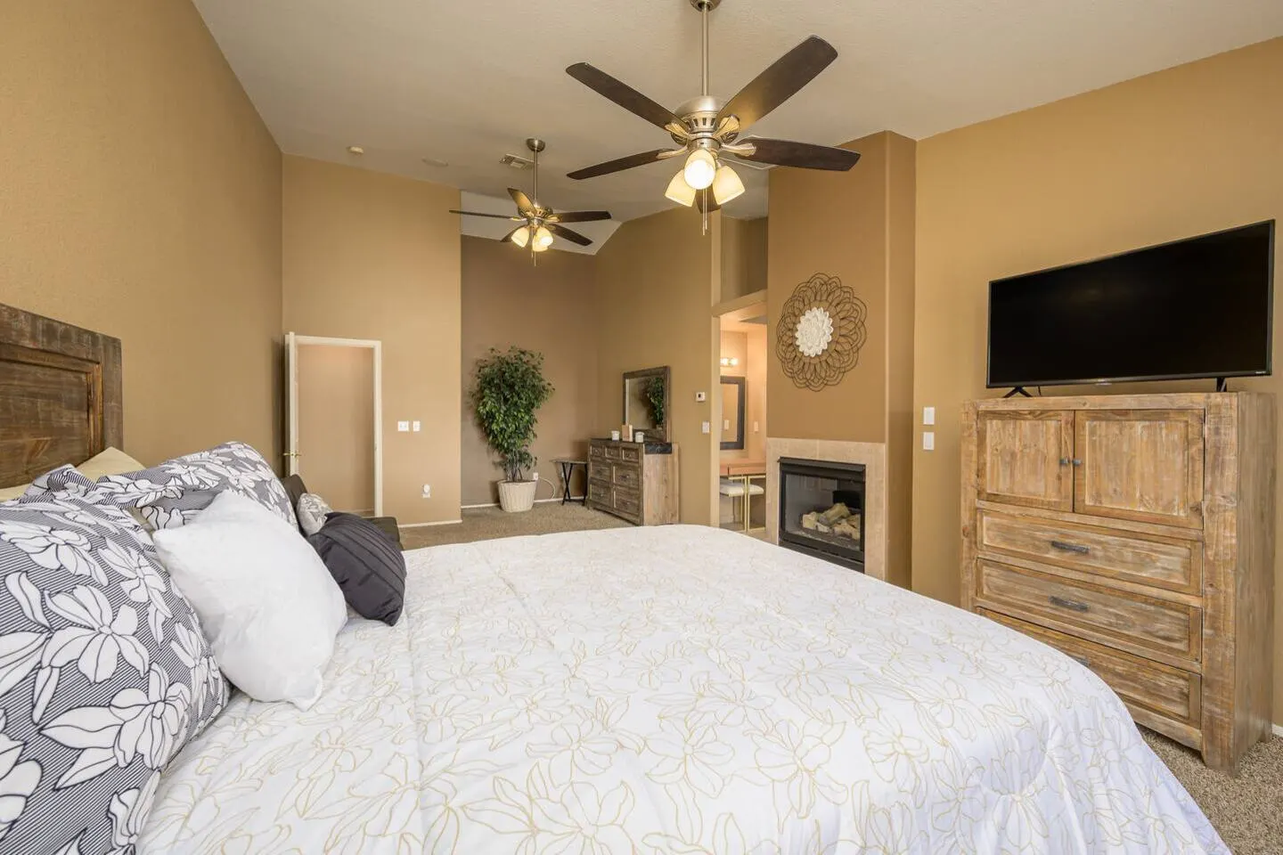 The Grotto Pool Spa 3bd Views Sleeps 10 4