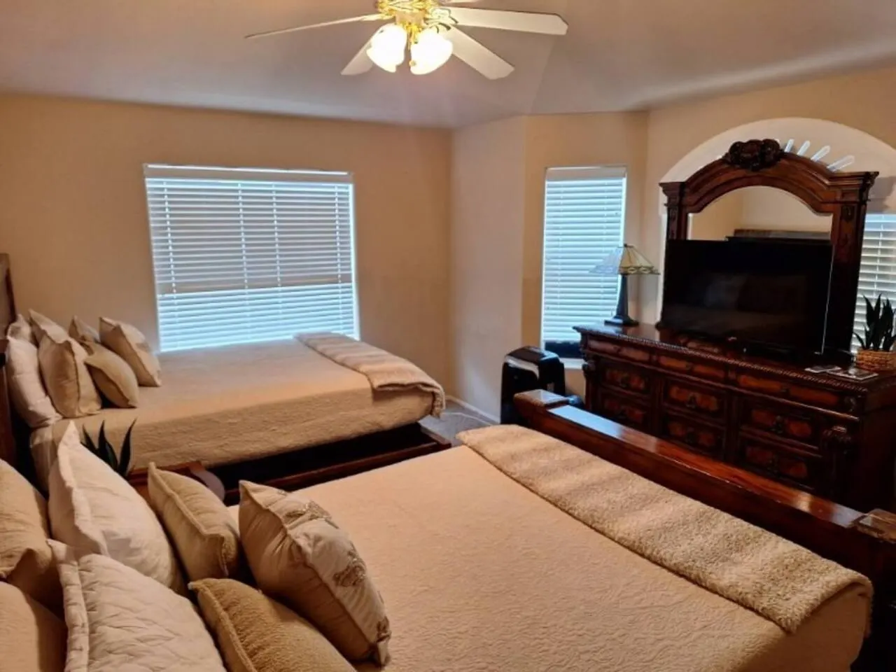 The Grotto Pool Spa 3bd Views Sleeps 10 6