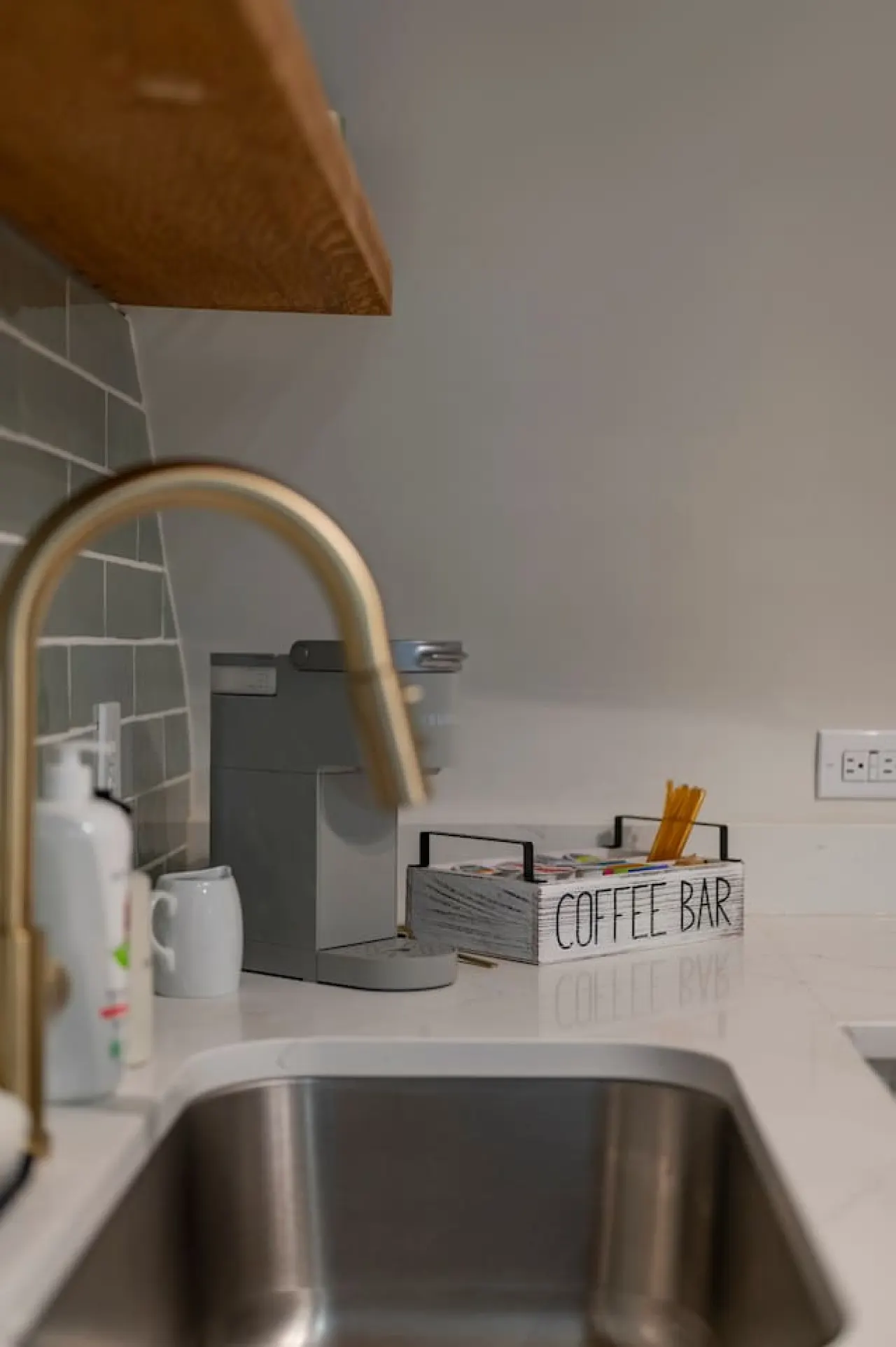 Charming Retreat: *Central* Cozy 1-Bedroom! 19