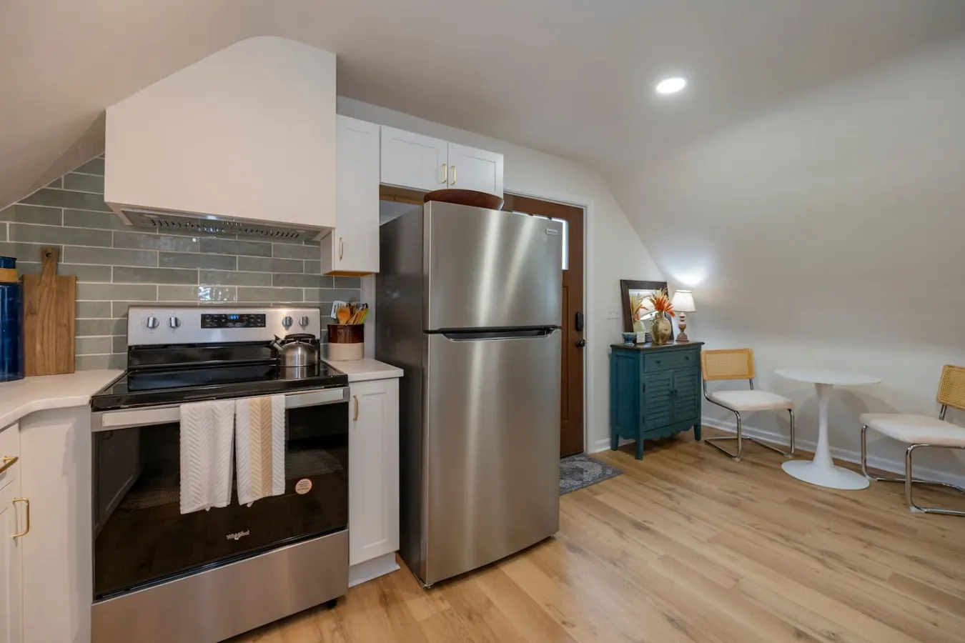 Charming Retreat: *Central* Cozy 1-Bedroom! 20
