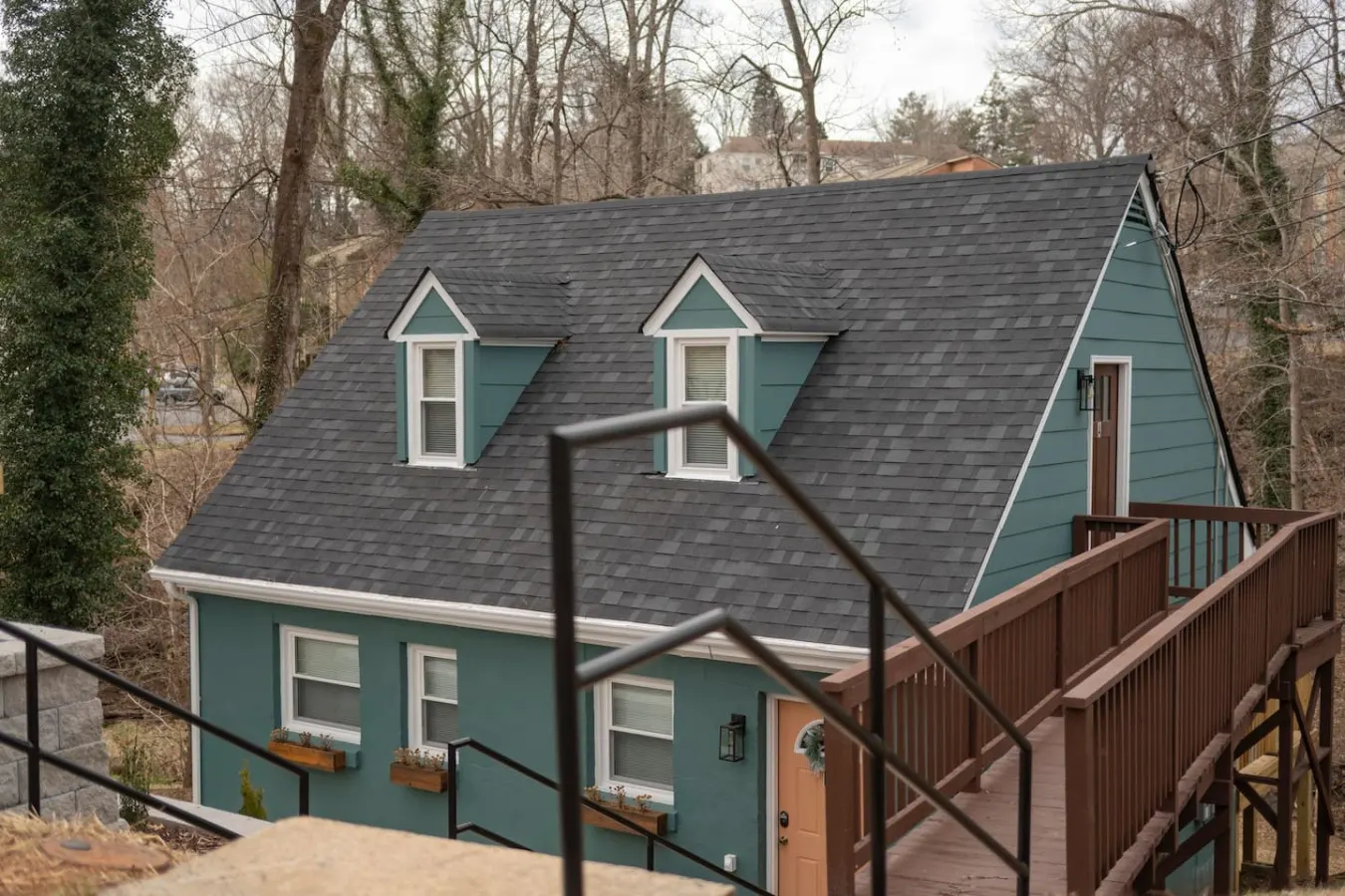Charming Retreat: *Central* Cozy 1-Bedroom! 3