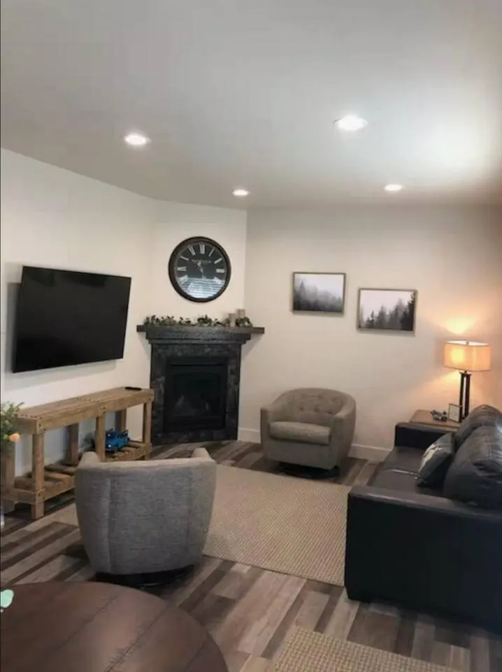 Cabin on Salmon River/ Sleeps 6 /2 Bed /2Bath 12