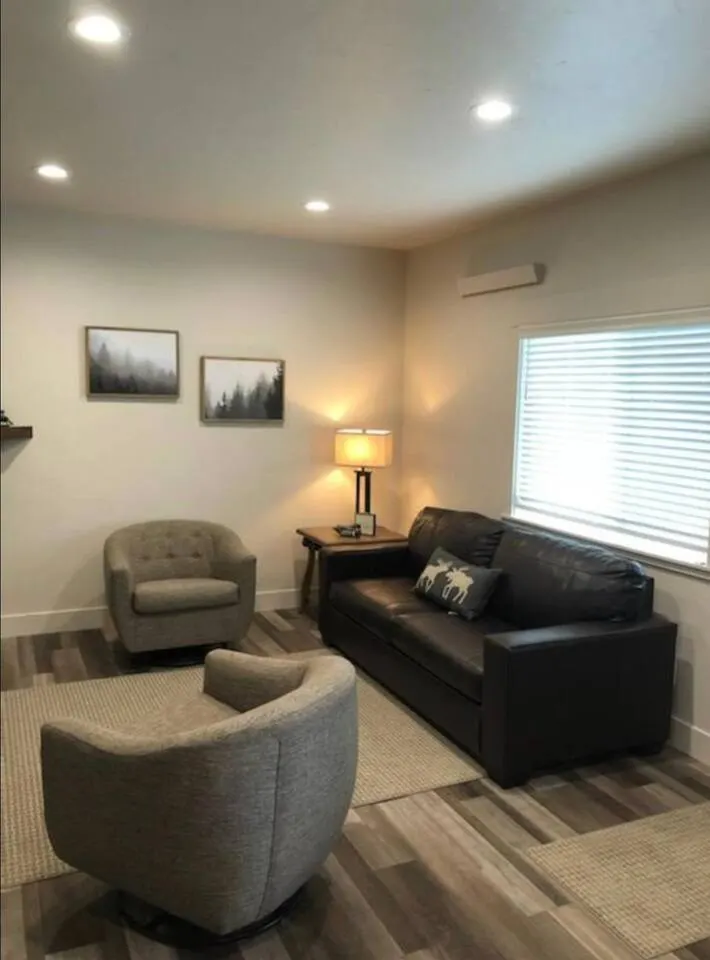 Cabin on Salmon River/ Sleeps 6 /2 Bed /2Bath 6
