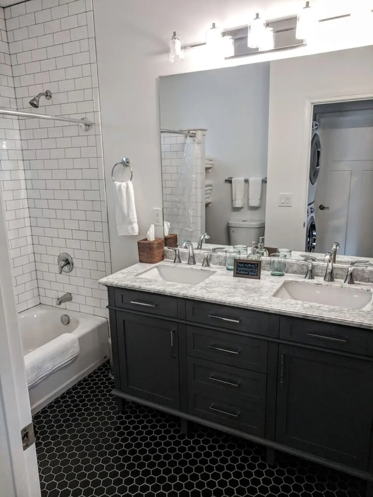 Great Parkside OTR Condo in Top-Ranked Building 4