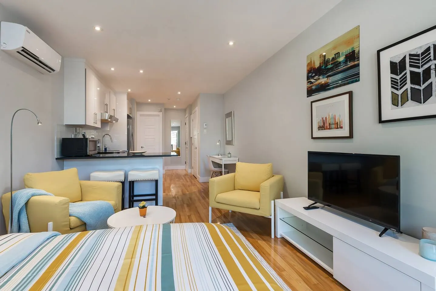 FurnishedMTL - Elegant Sunny Flat in Le Plateau 9