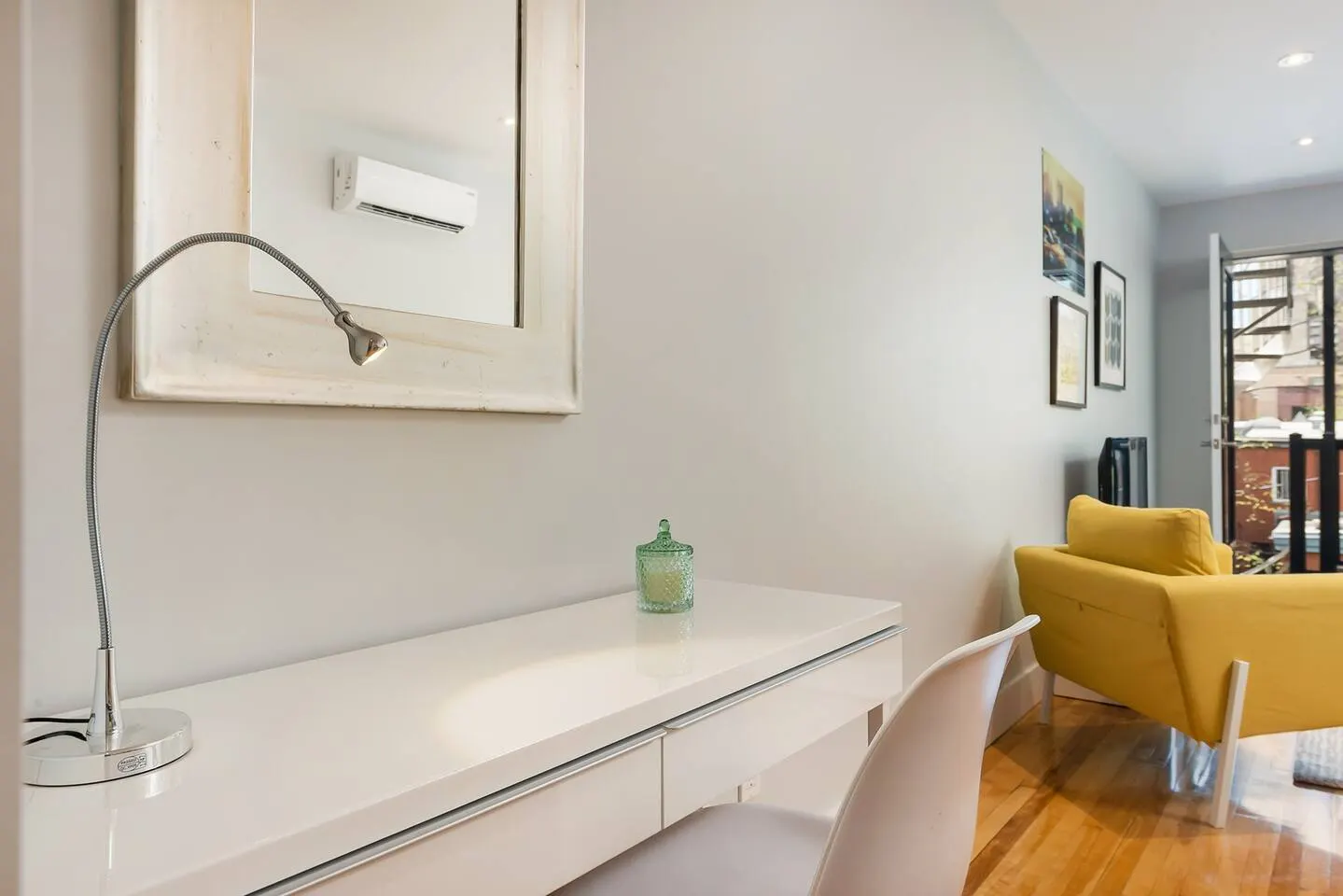 FurnishedMTL - Elegant Sunny Flat in Le Plateau 13