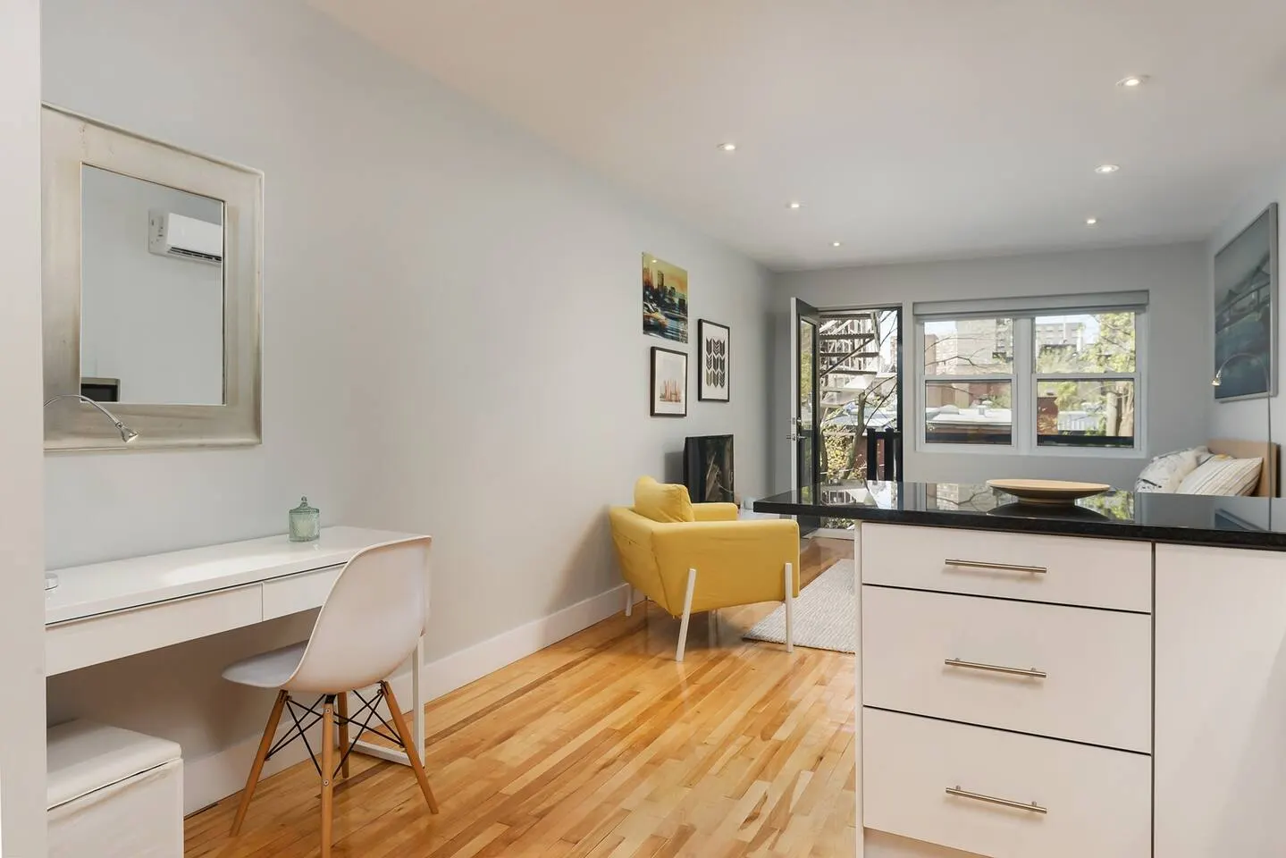 FurnishedMTL - Elegant Sunny Flat in Le Plateau 8