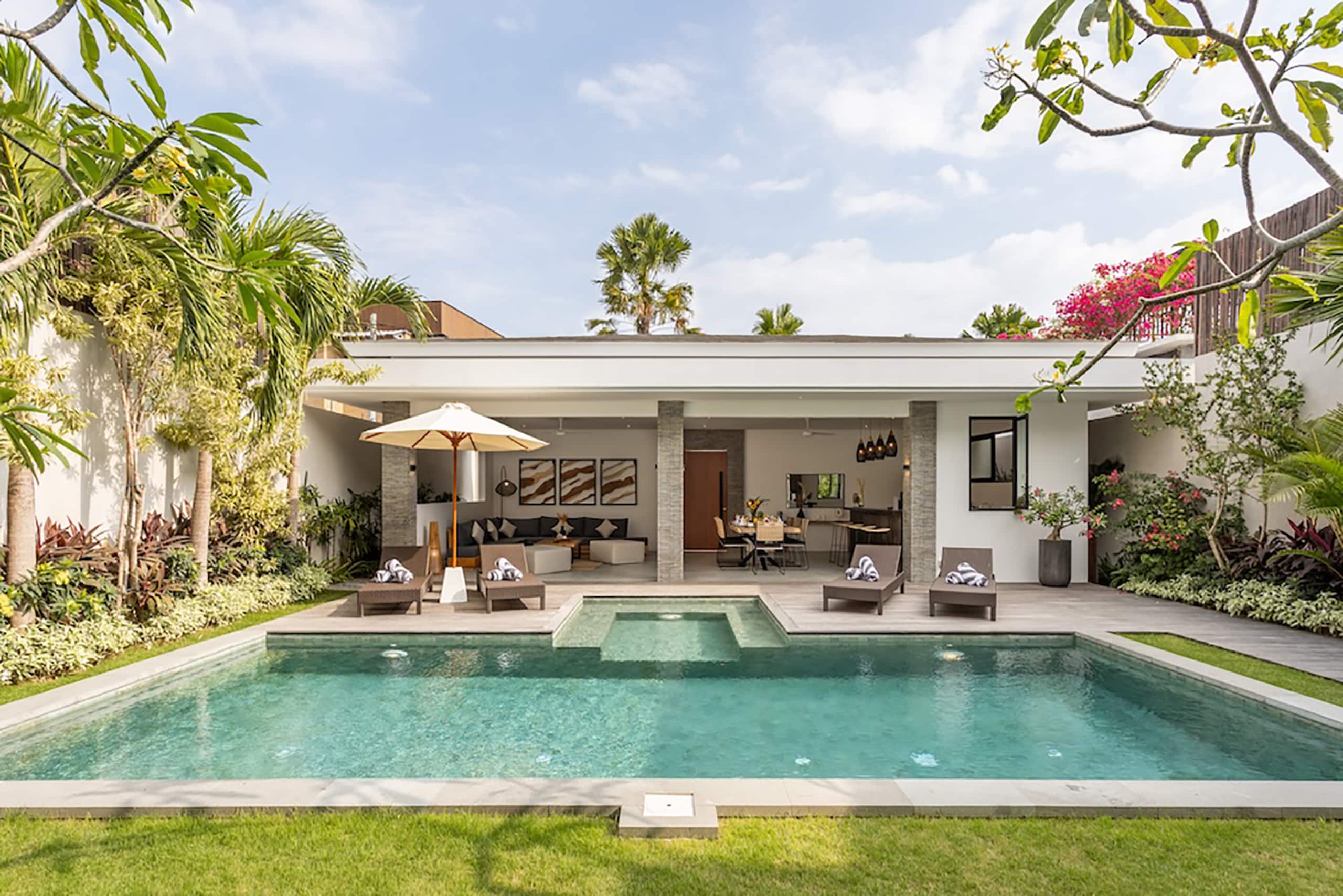 Beach & Finn's Walking Distance | Berawa, Canggu 12
