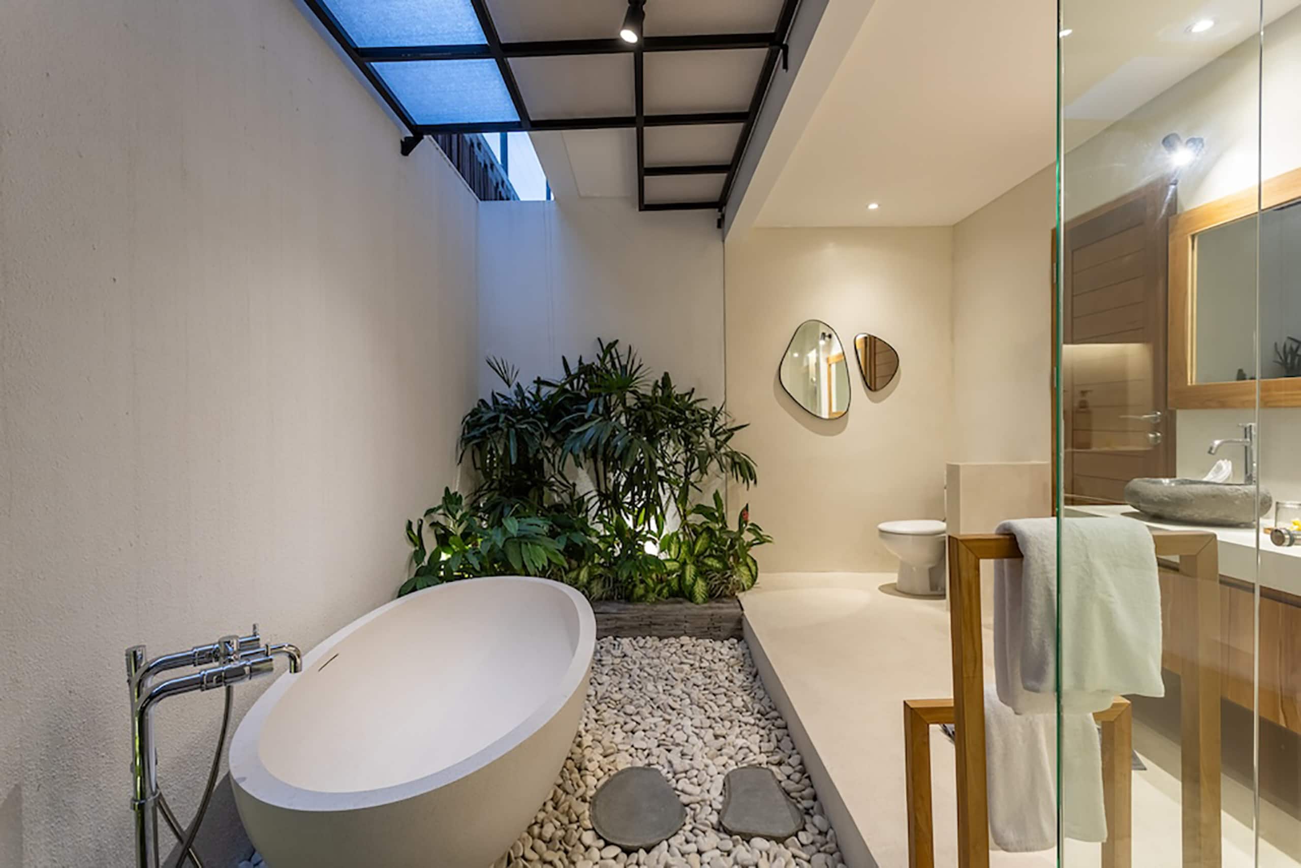 Beach & Finn's Walking Distance | Berawa, Canggu 32