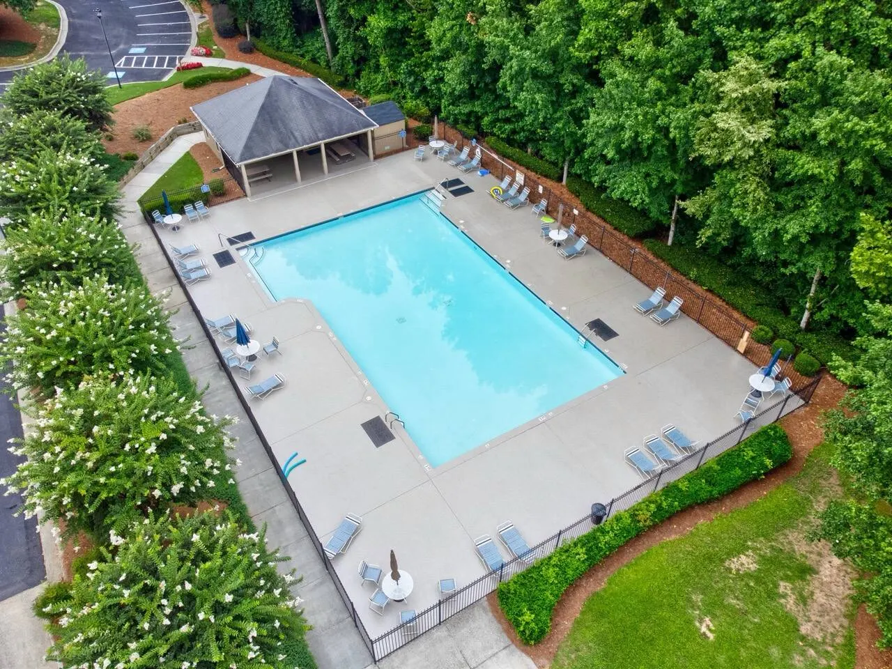 Bright & Spacious 3BR Near Mall of GA 13