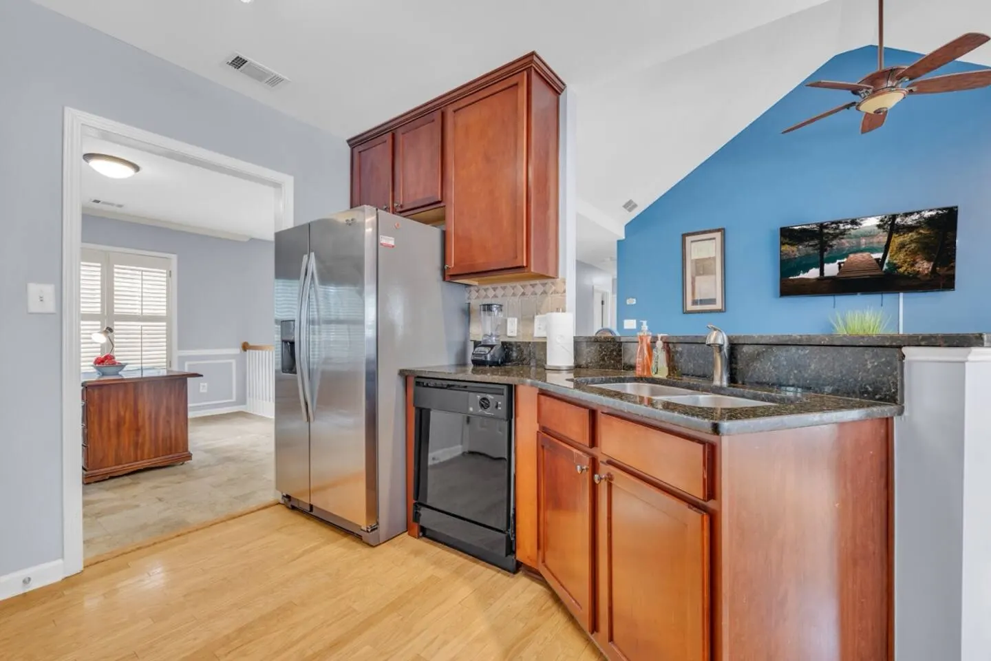 Bright & Spacious 3BR Near Mall of GA 15