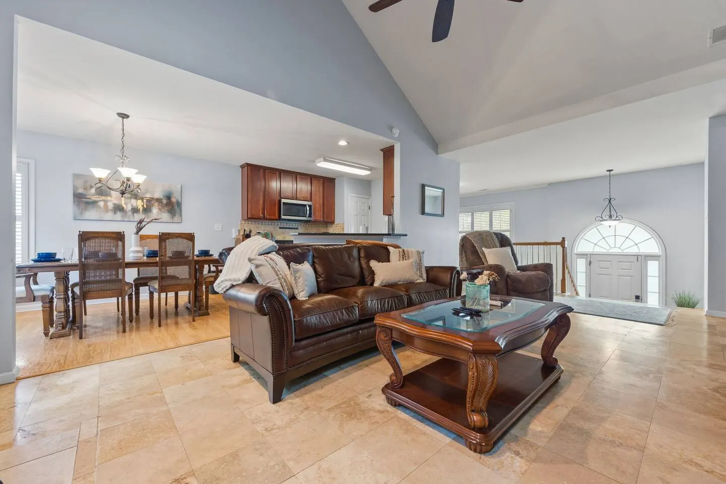 Bright & Spacious 3BR Near Mall of GA 3