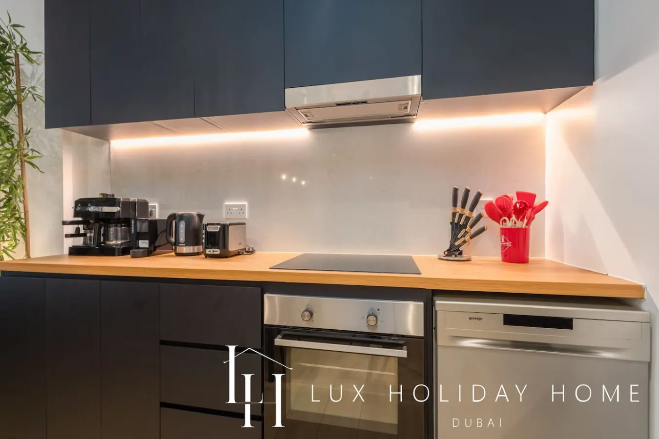 LUX The La Mer Beach Suite 5 11