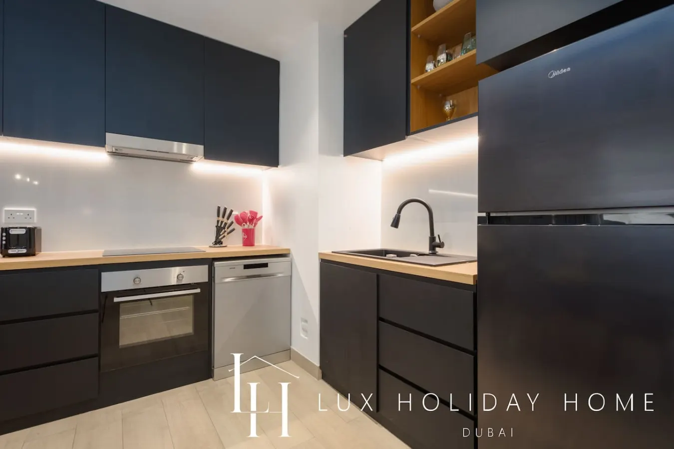 LUX The La Mer Beach Suite 5 12