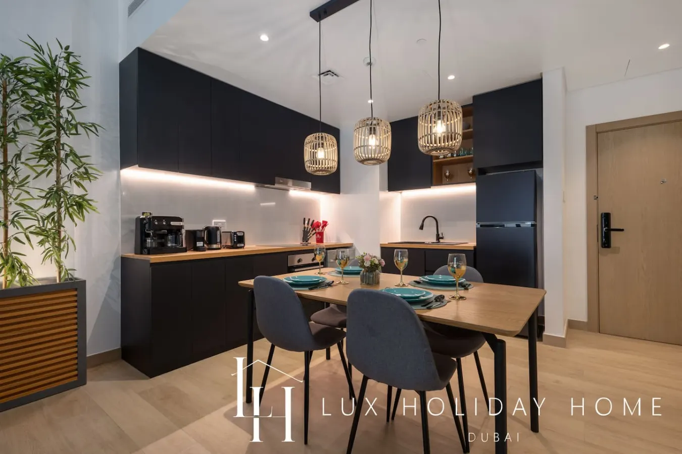 LUX The La Mer Beach Suite 5 3