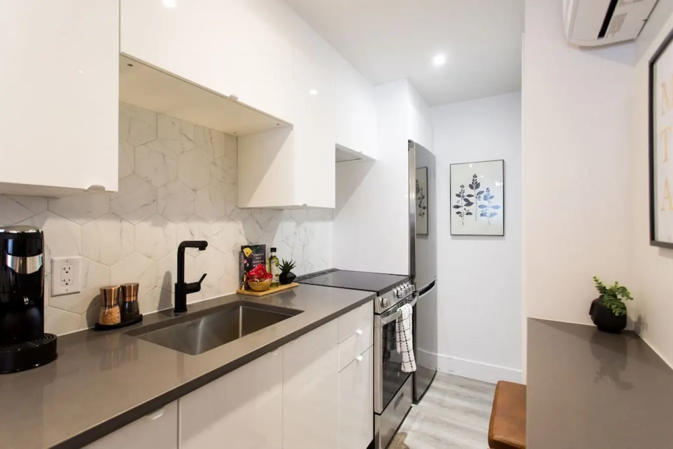 Little Italy - Palms Little Italy Mini Studio with full bath - Unit 103 15